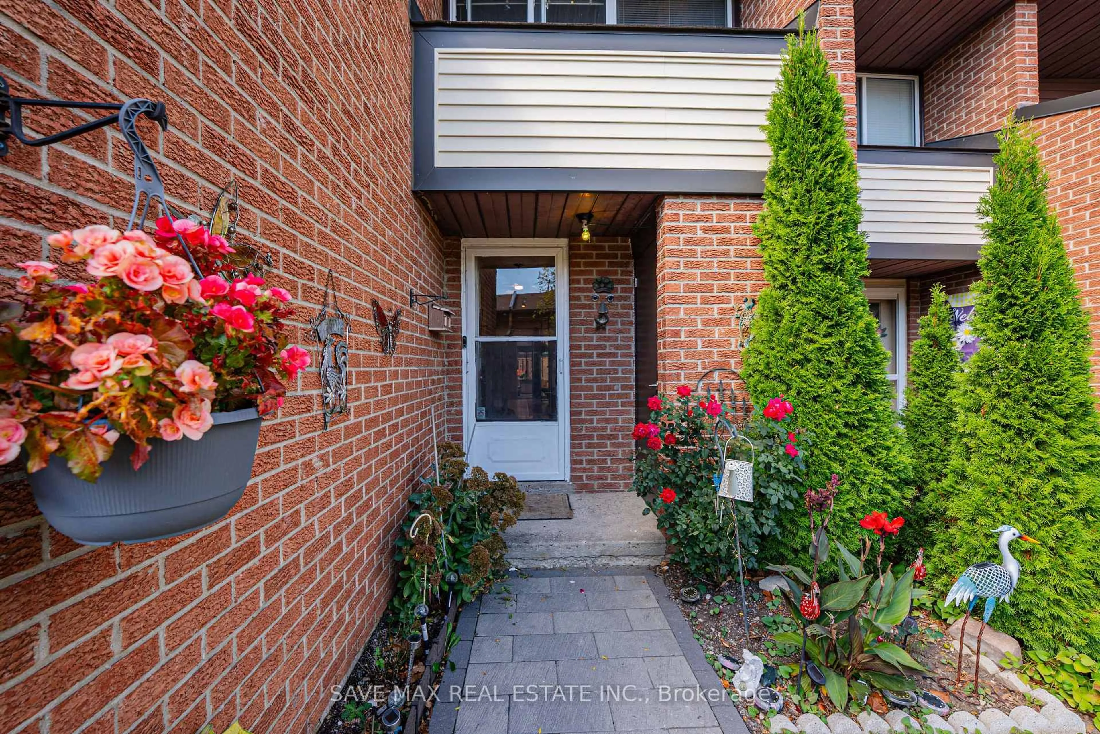 Unknown for 2301 Derry Rd #20, Mississauga Ontario L5N 2R4
