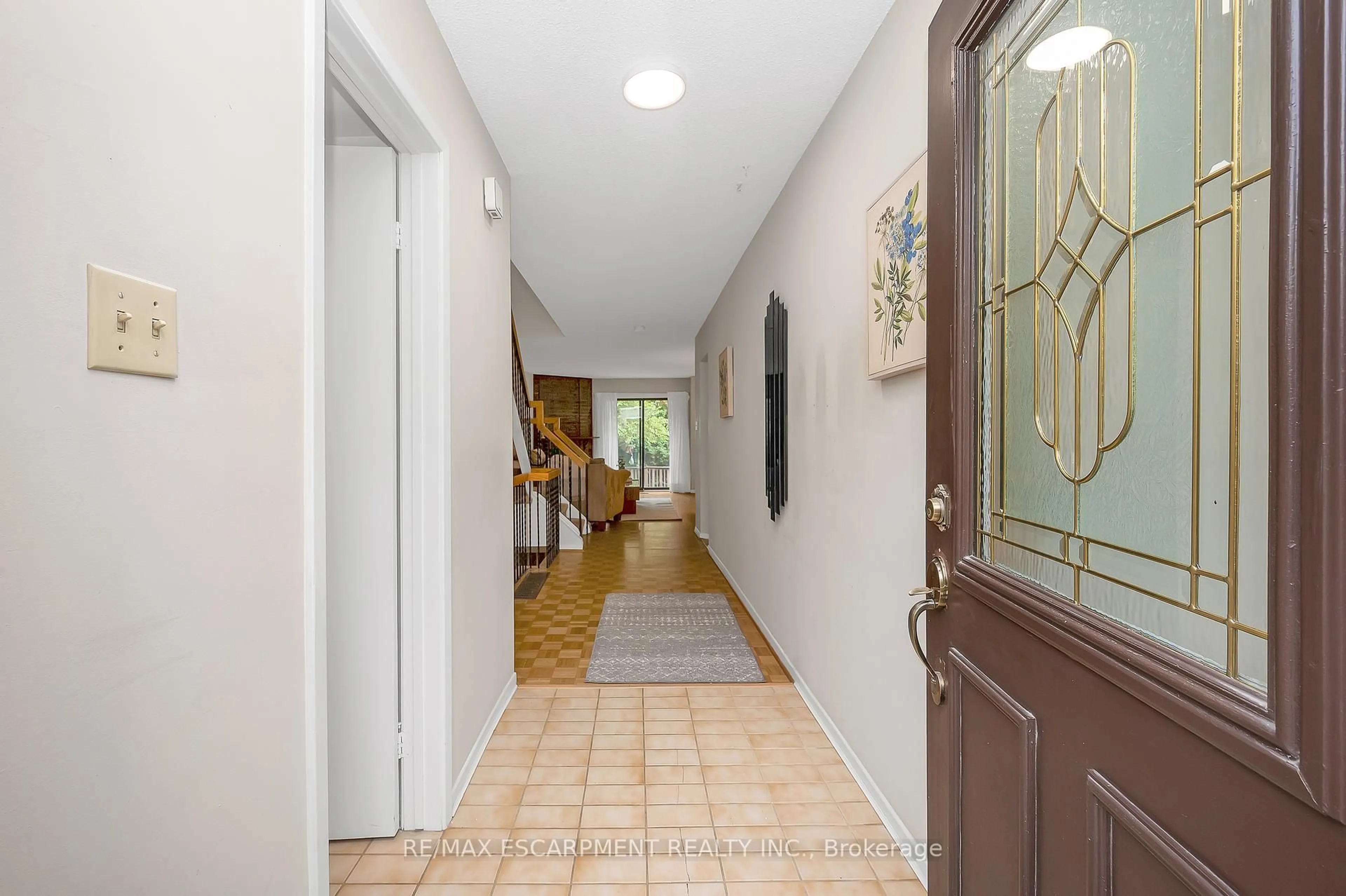 Indoor entryway for 111 Maple Branch Path, Toronto Ontario M9P 3R9