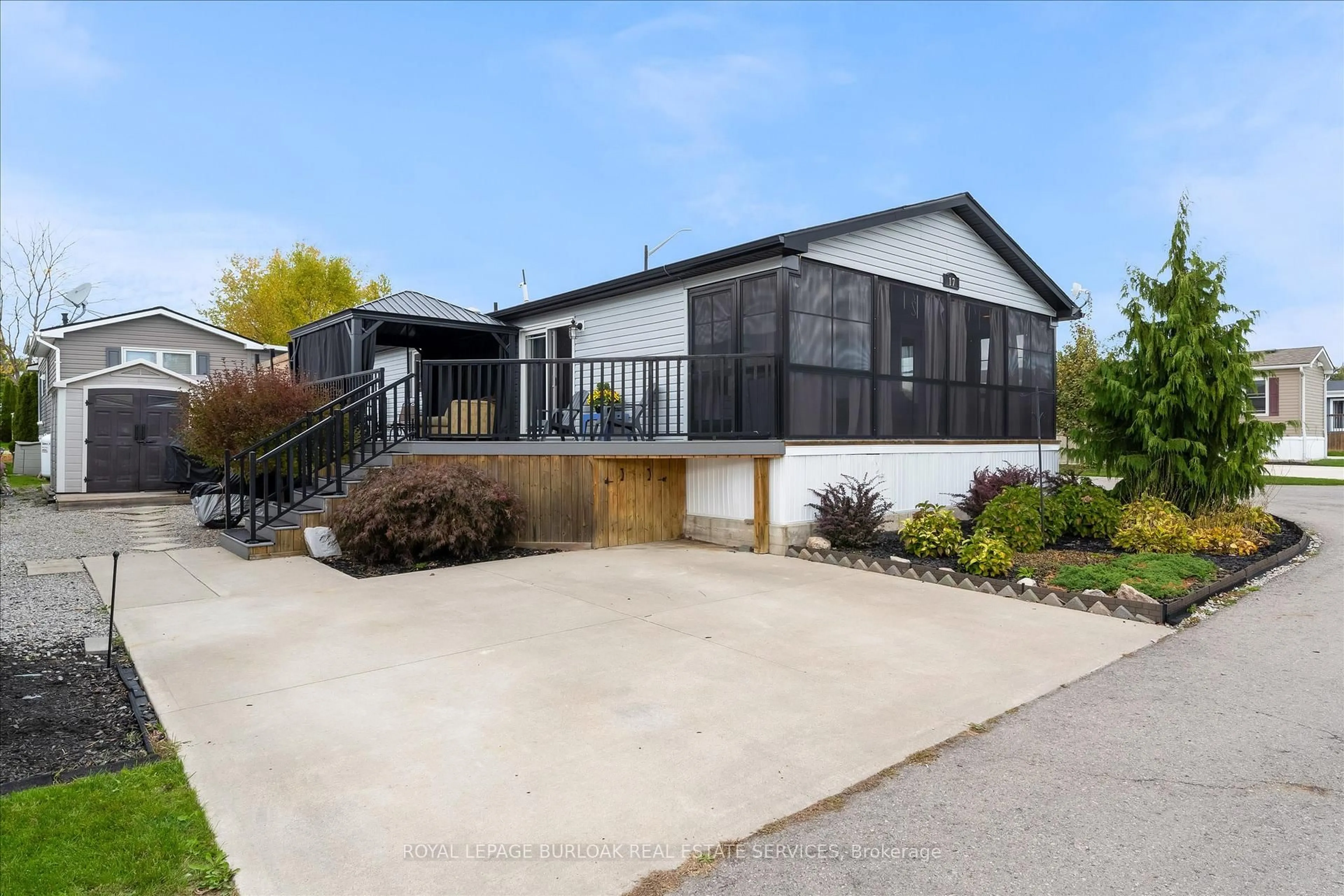 Home with vinyl exterior material, street for 4449 Milburough Line #17 Ash, Burlington Ontario L7P 0C5