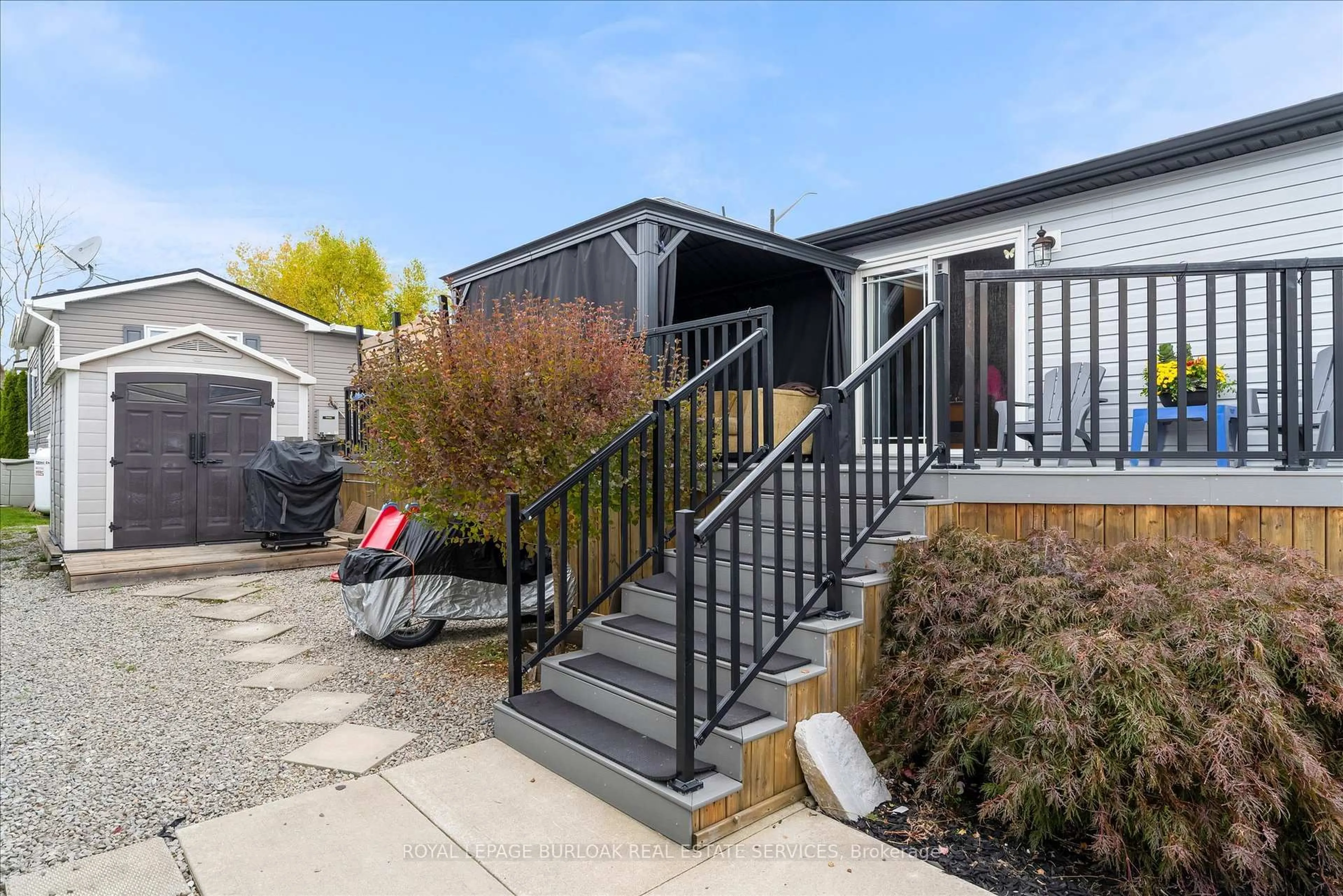 Home with vinyl exterior material, street for 4449 Milburough Line #17 Ash, Burlington Ontario L7P 0C5