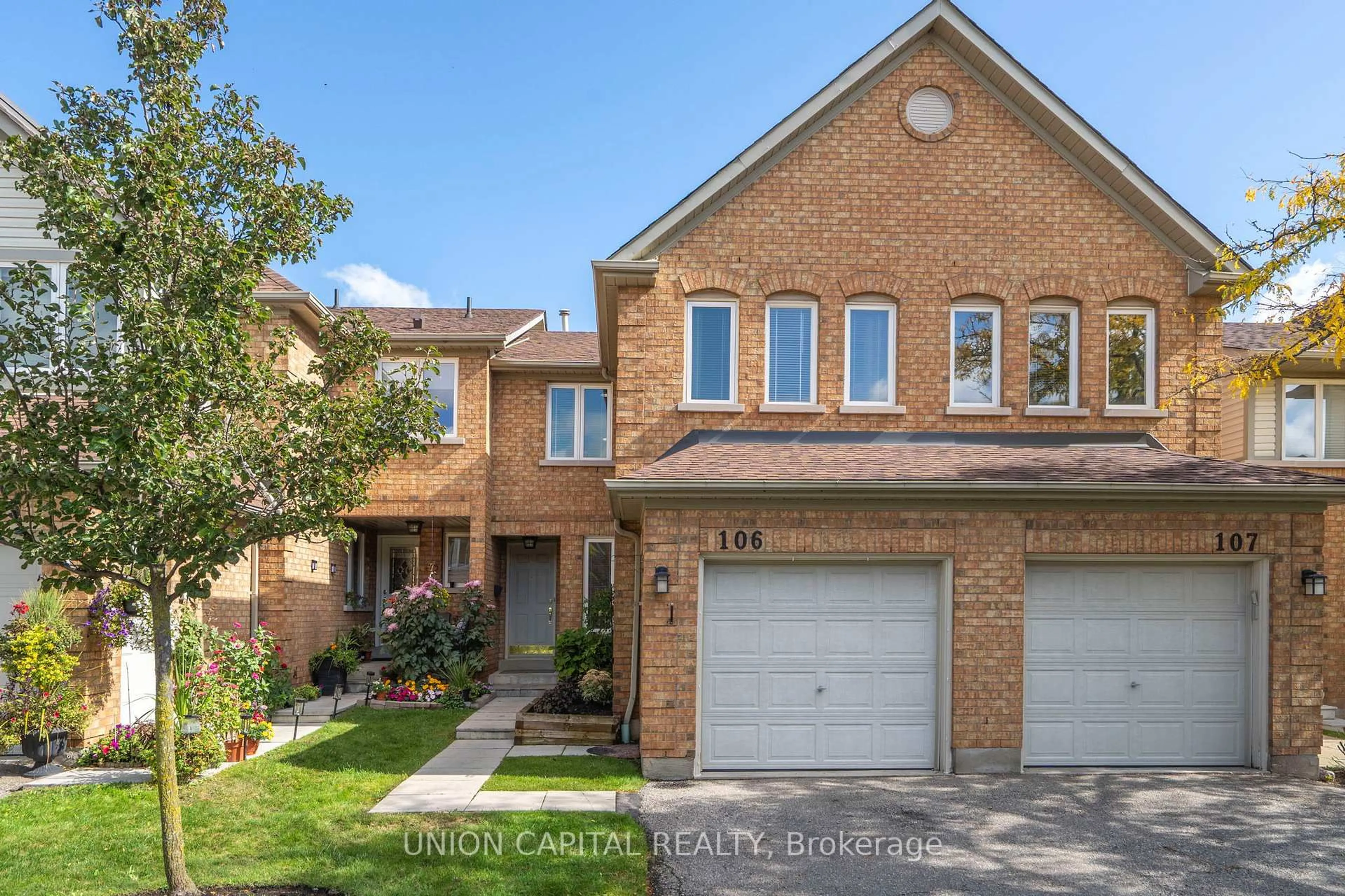 Home with brick exterior material, street for 2555 Thomas St #106, Mississauga Ontario L5M 5P6