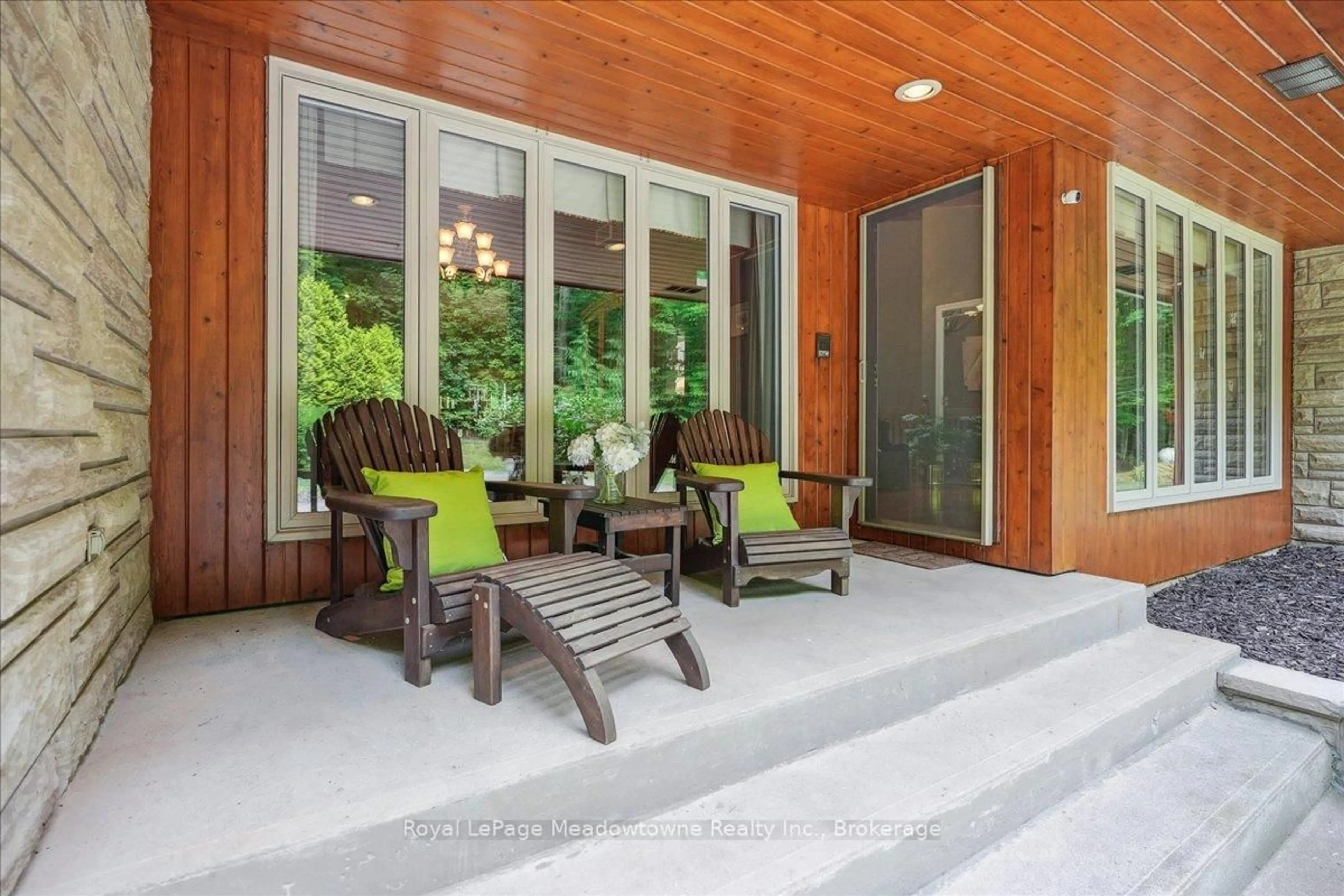 Patio, water/lake/river/ocean view for 5590 STEELES Ave, Milton Ontario L9E 0R5