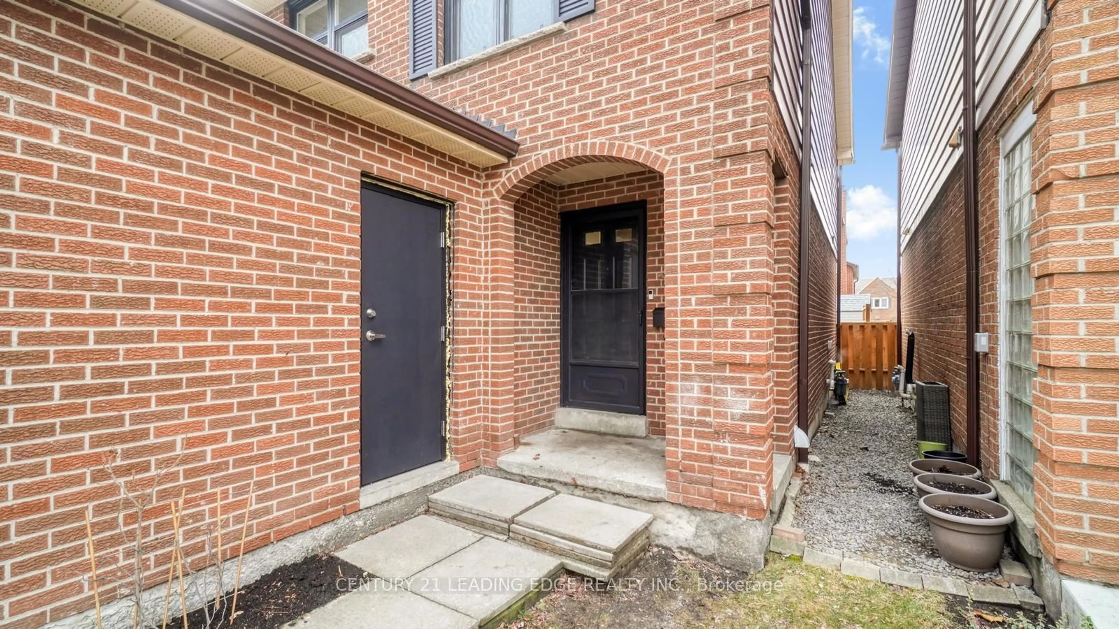 Home with brick exterior material, street for 4064 Teakwood Dr, Mississauga Ontario L5C 3L5