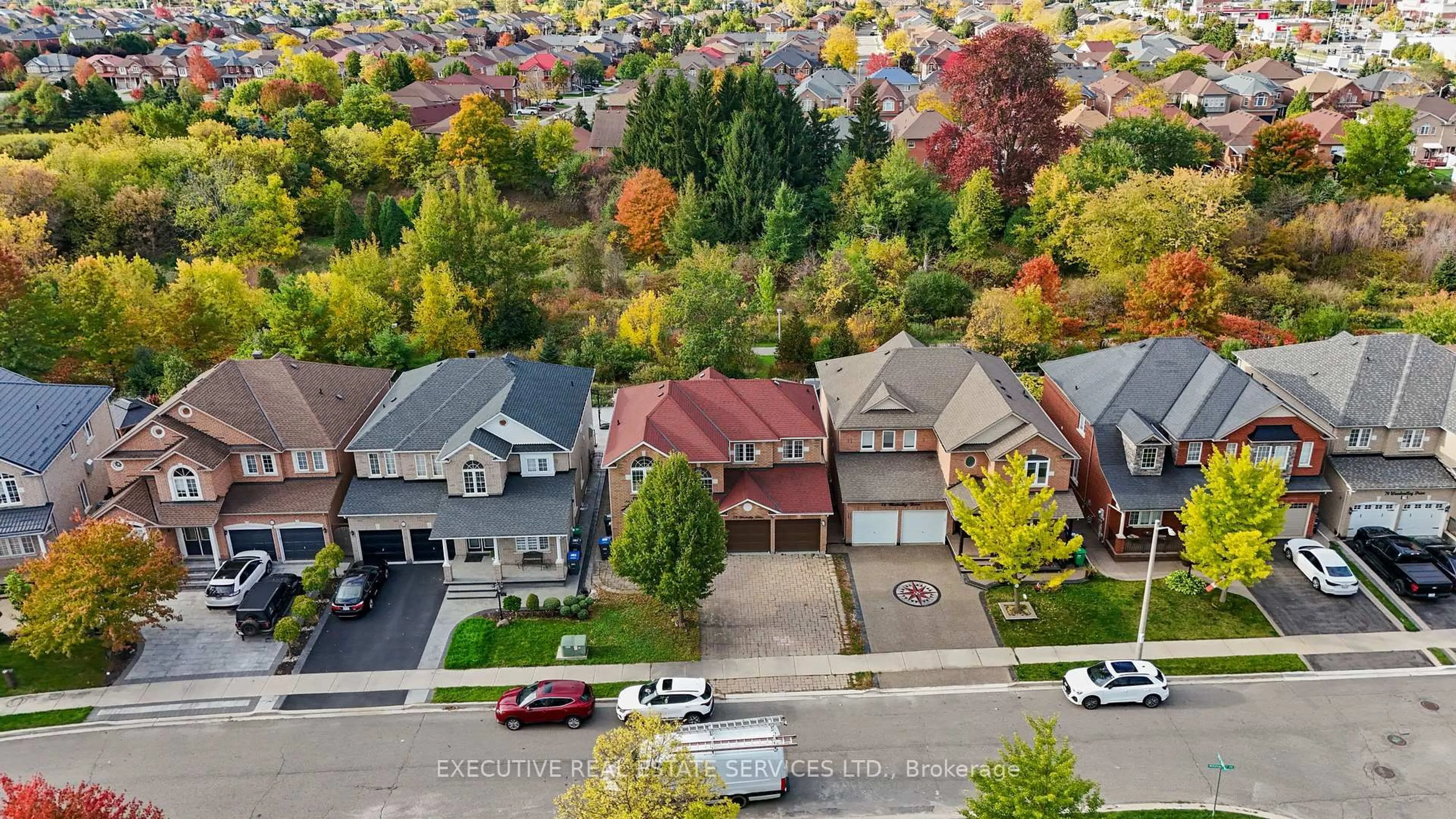 A pic from outside/outdoor area/front of a property/back of a property/a pic from drone, unknown for 73 Woodvalley Dr, Brampton Ontario L7A 1Z3