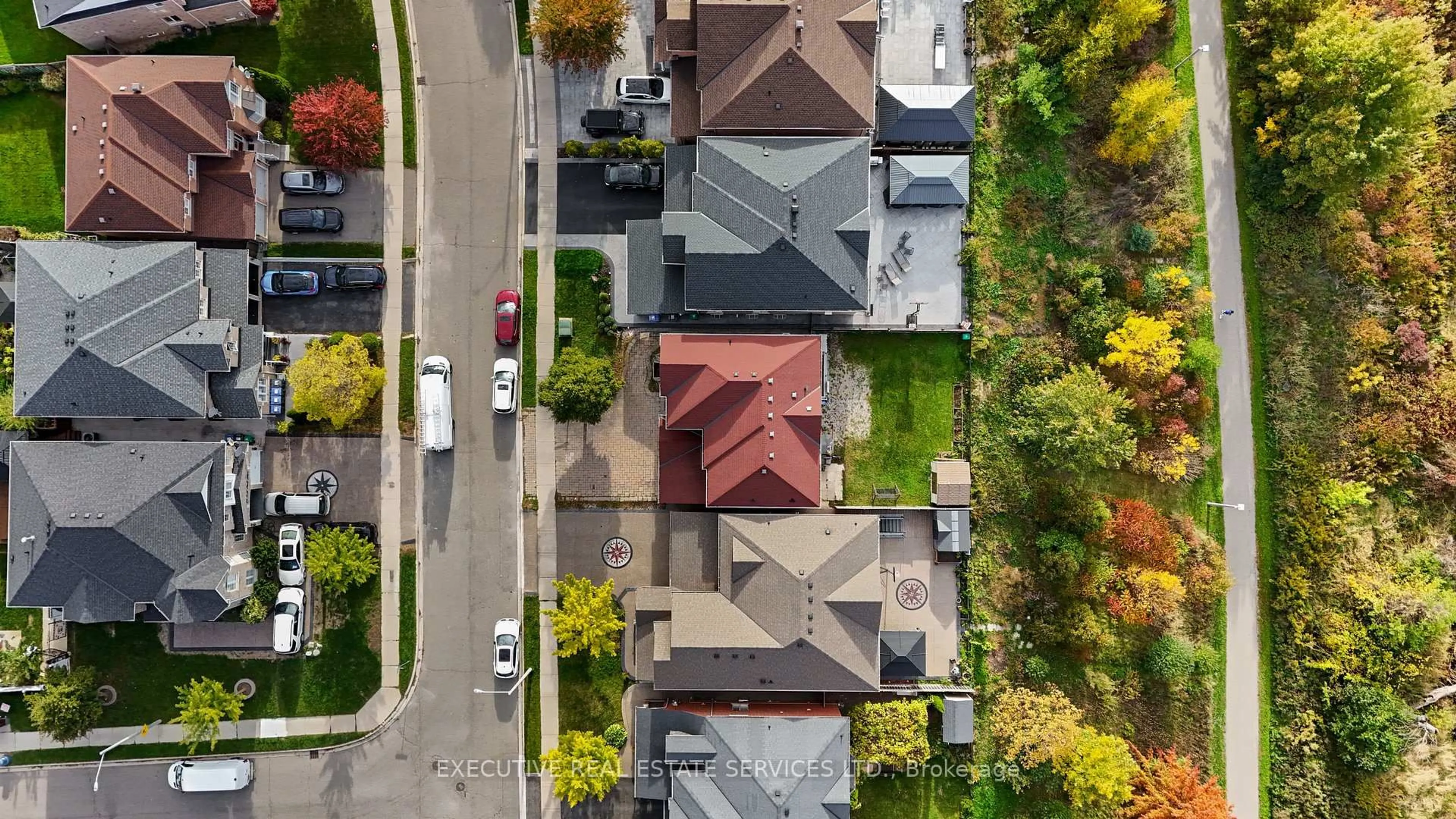 A pic from outside/outdoor area/front of a property/back of a property/a pic from drone, street for 73 Woodvalley Dr, Brampton Ontario L7A 1Z3