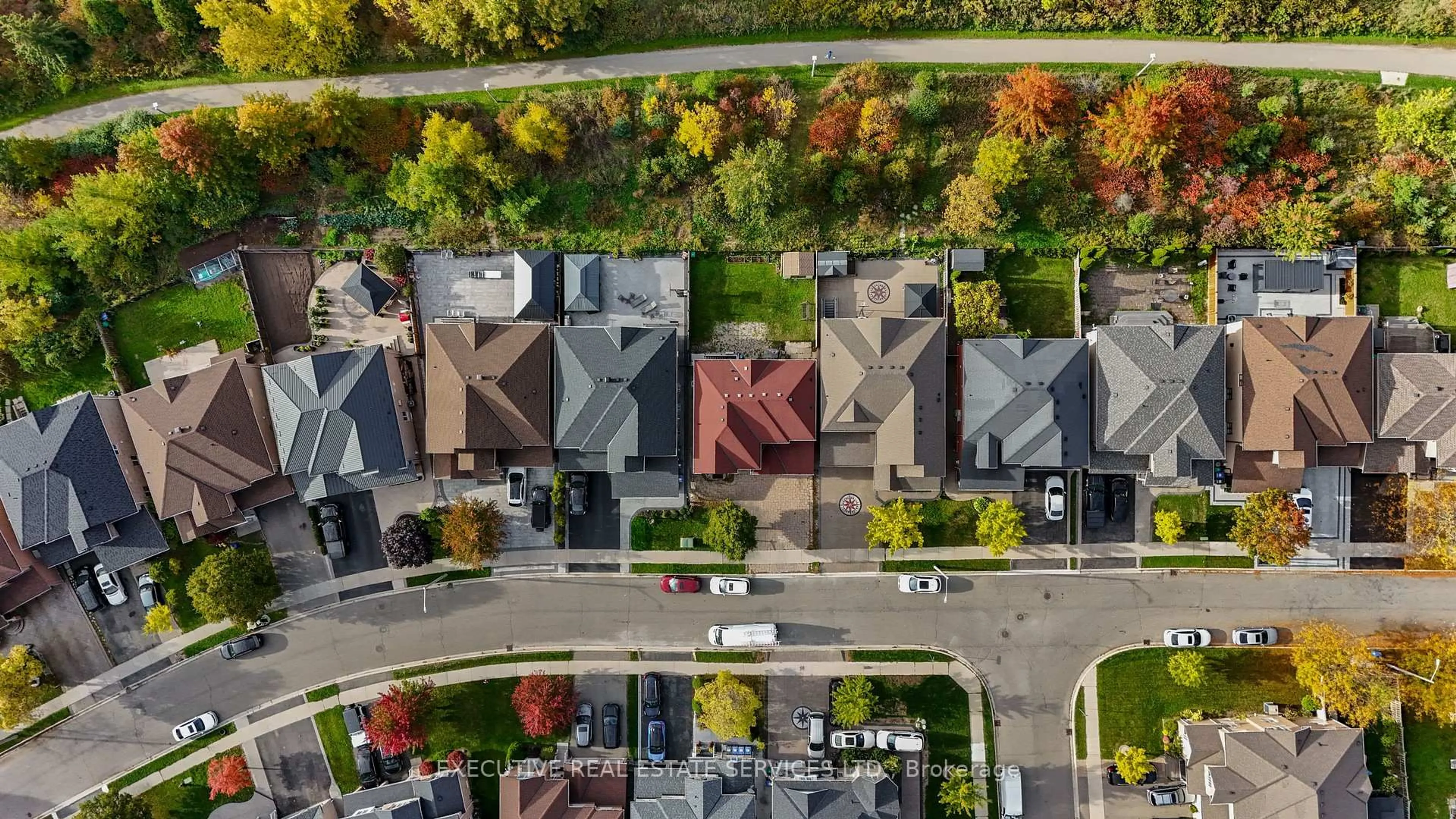 A pic from outside/outdoor area/front of a property/back of a property/a pic from drone, city buildings view from balcony for 73 Woodvalley Dr, Brampton Ontario L7A 1Z3