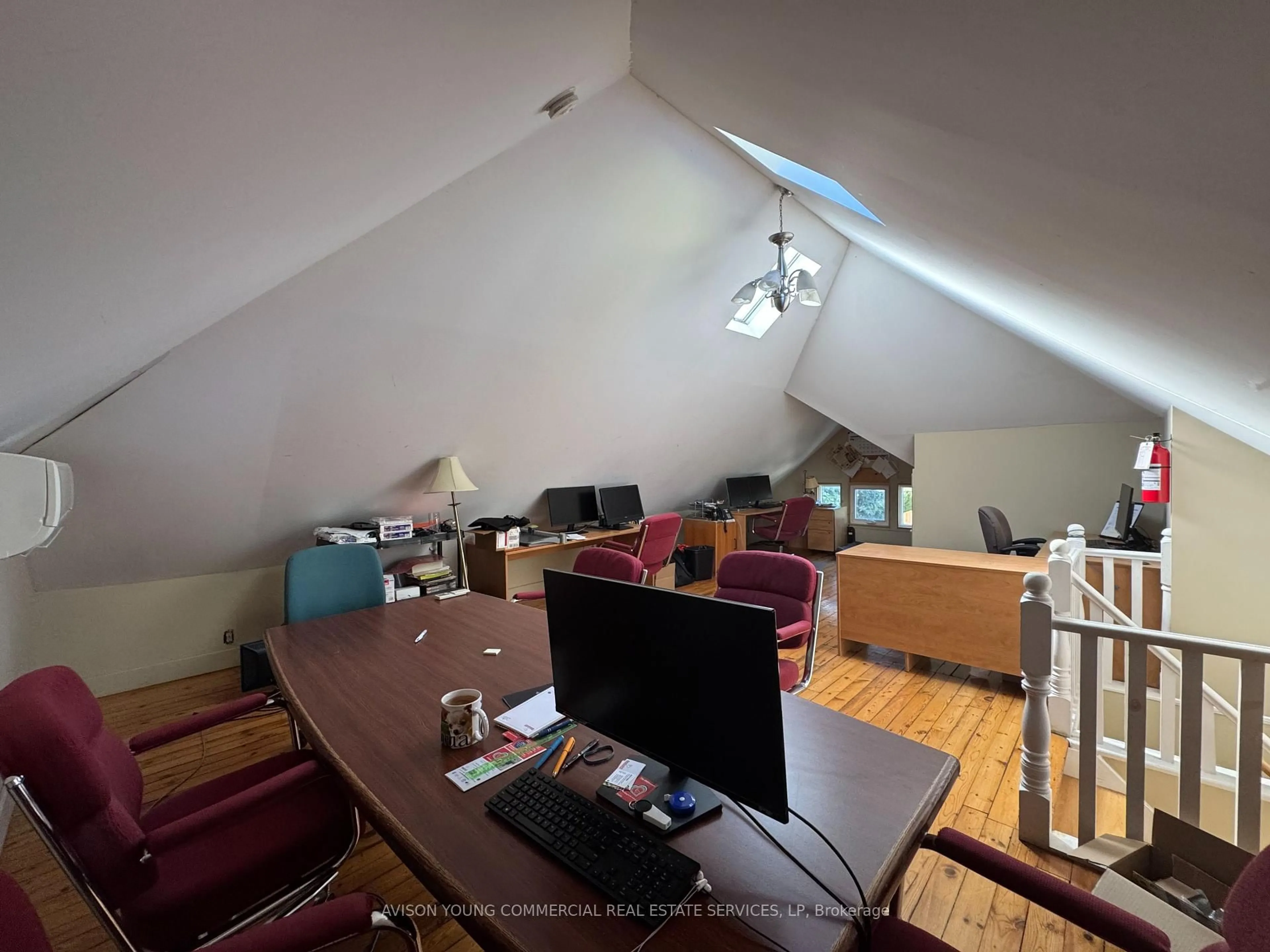 A pic of a room for 46 John St, Oakville Ontario L6K 1G8