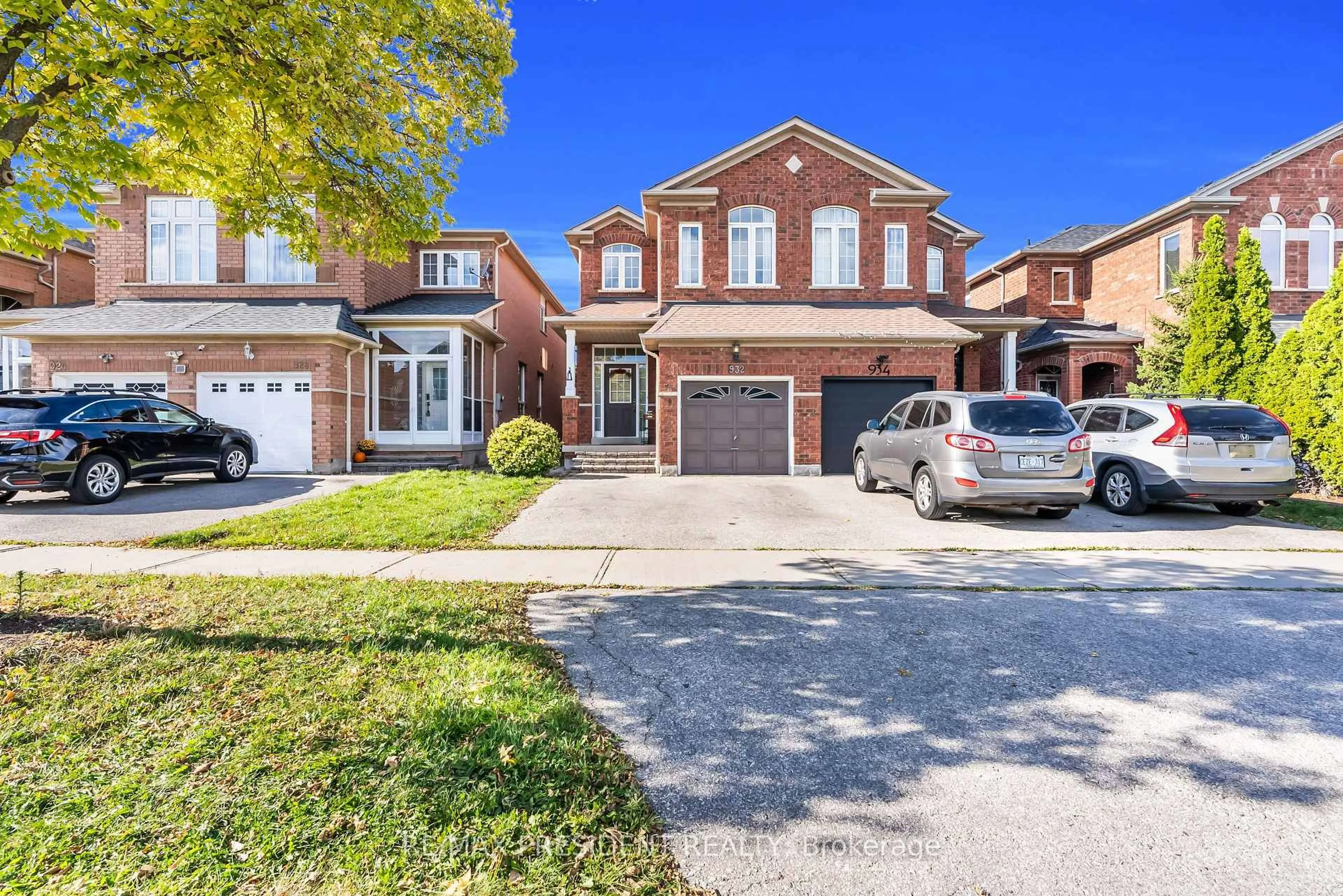 Home with brick exterior material, street for 932 Ledbury Cres, Mississauga Ontario L5V 2R3