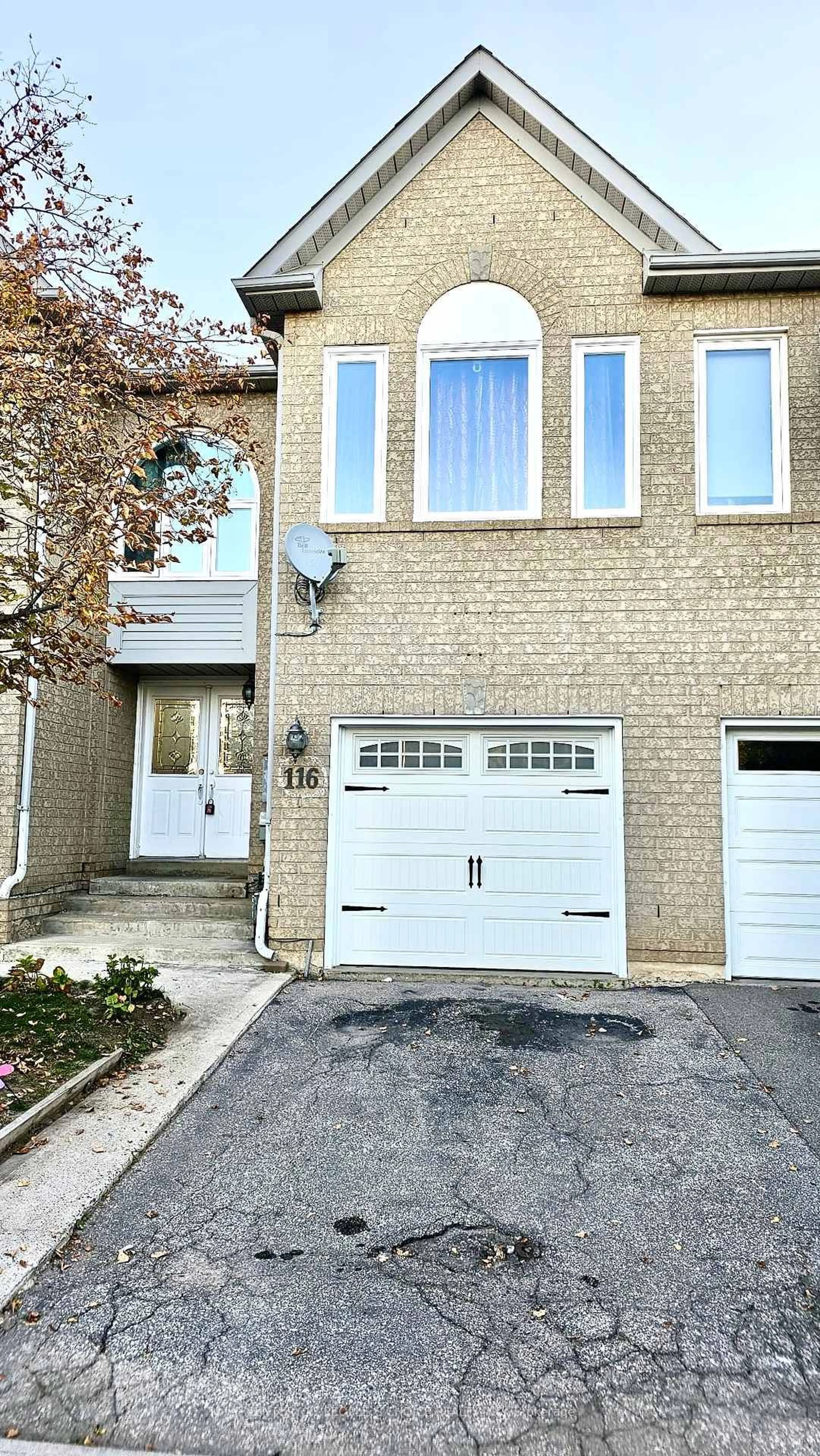 Unknown for 116 Goldenlight Circ, Brampton Ontario L6X 4N6