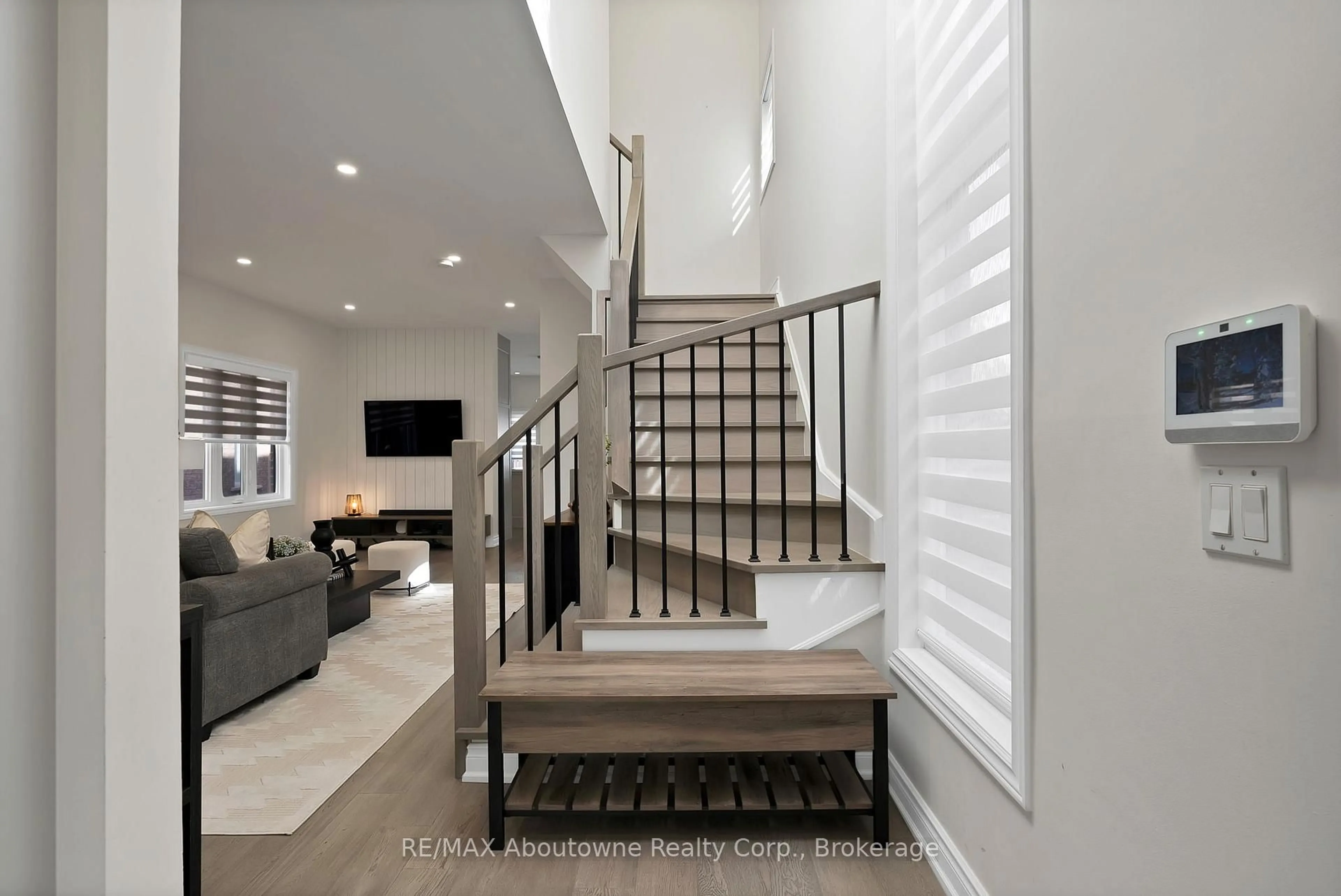 Unknown for 2599 Castle Hill Cres, Oakville Ontario L6H 6J1