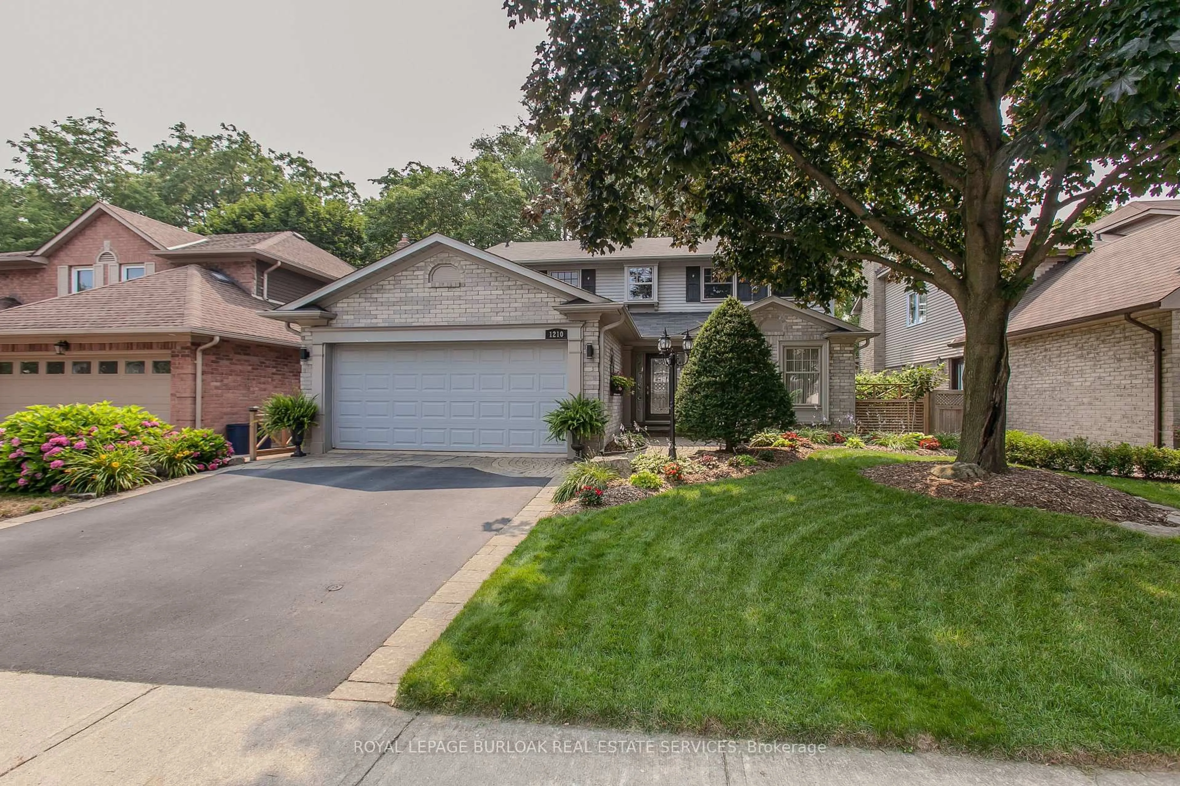 Unknown for 1210 Hammond St, Burlington Ontario L7S 2A4