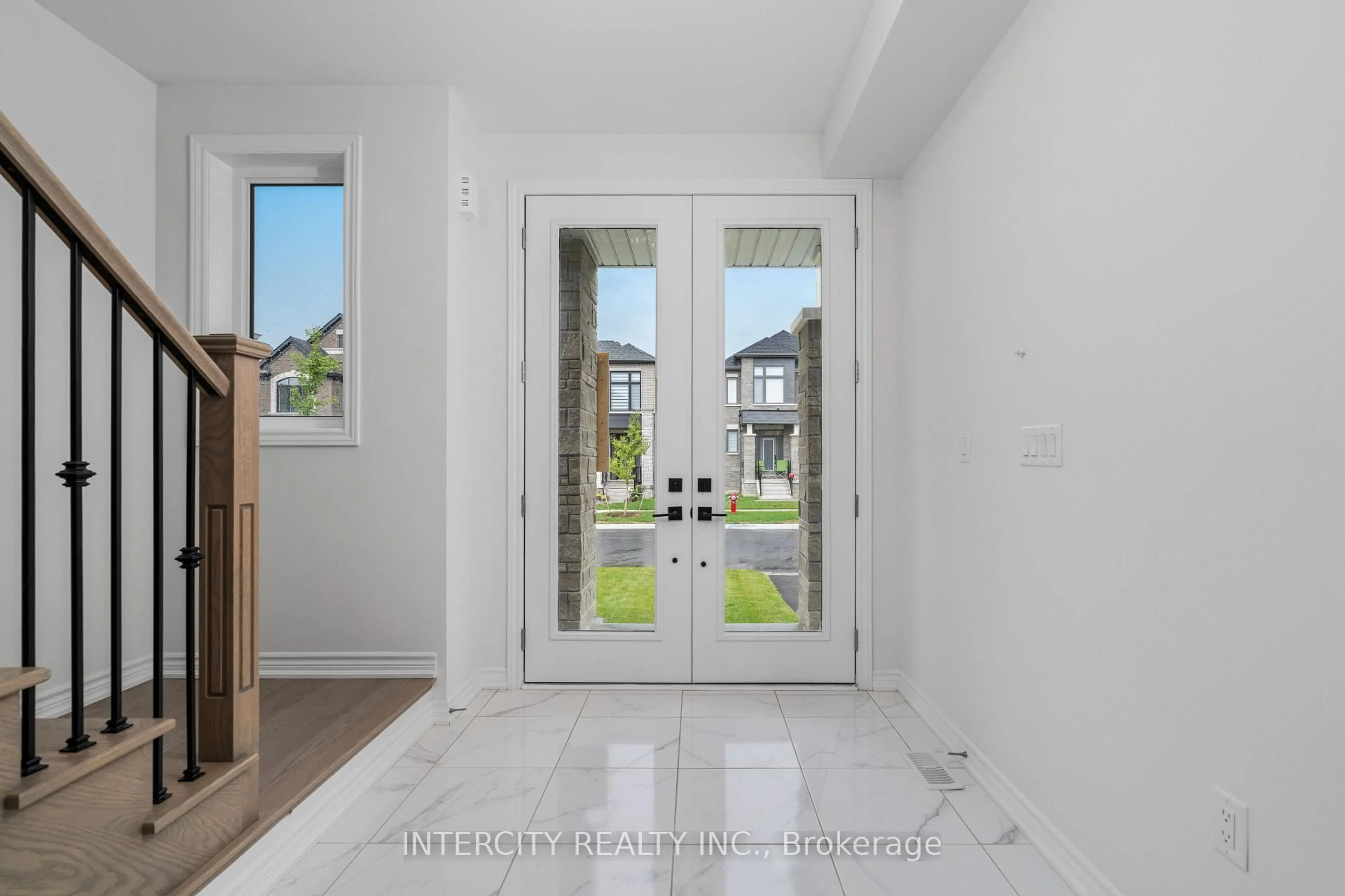 Indoor entryway for 9 Dolomite Dr #Lot 19, Brampton Ontario L6P 4R6