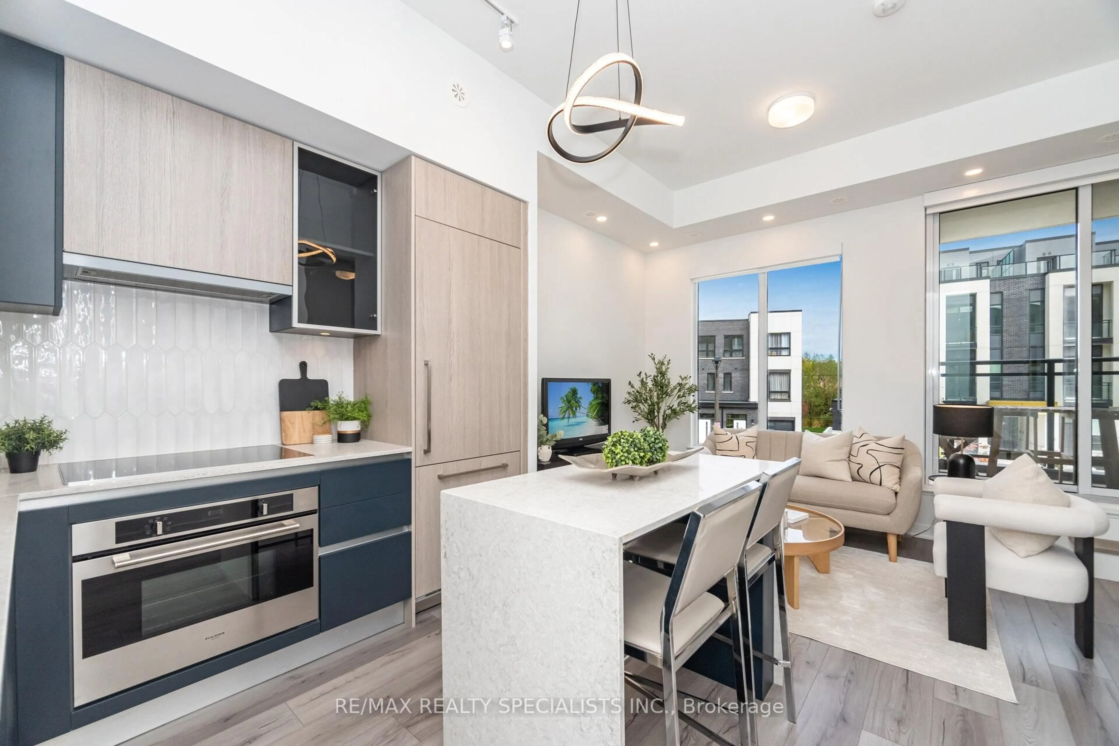 Open concept kitchen, unknown for 3020 Trailside Dr #TH 132, Oakville Ontario L6M 5R1