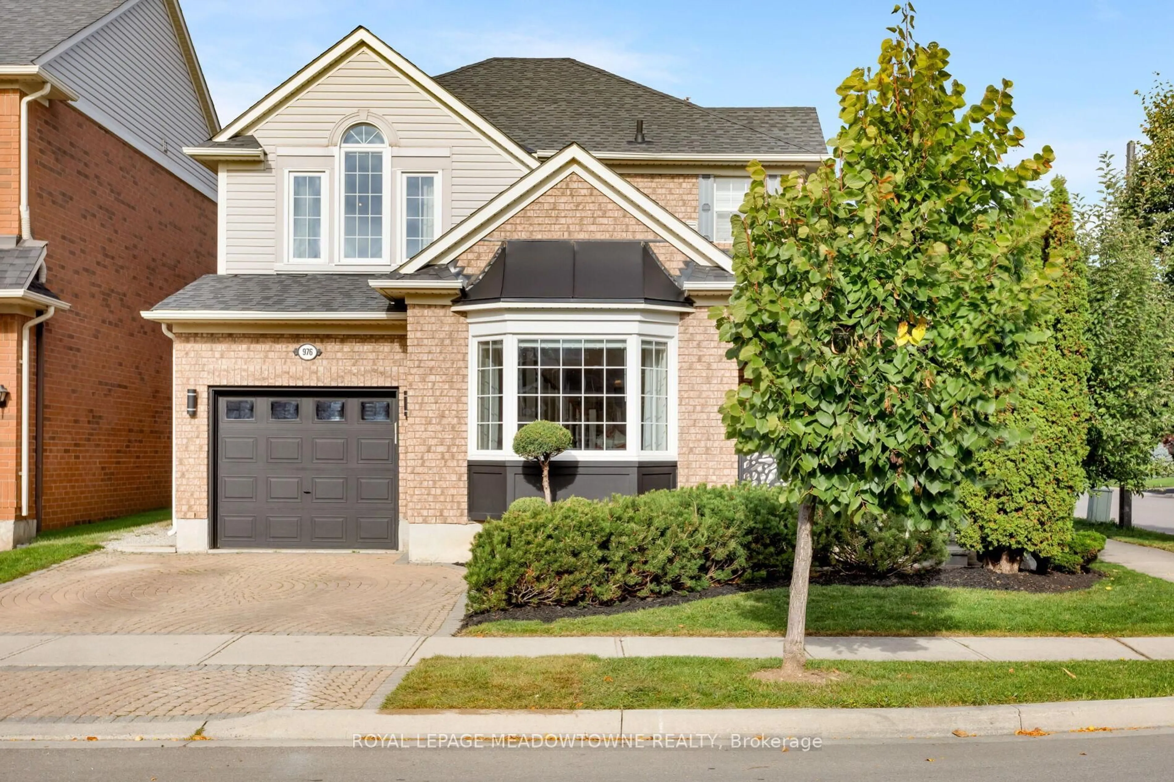 Home with brick exterior material, street for 976 Lancaster Blvd, Milton Ontario L9T 6E1