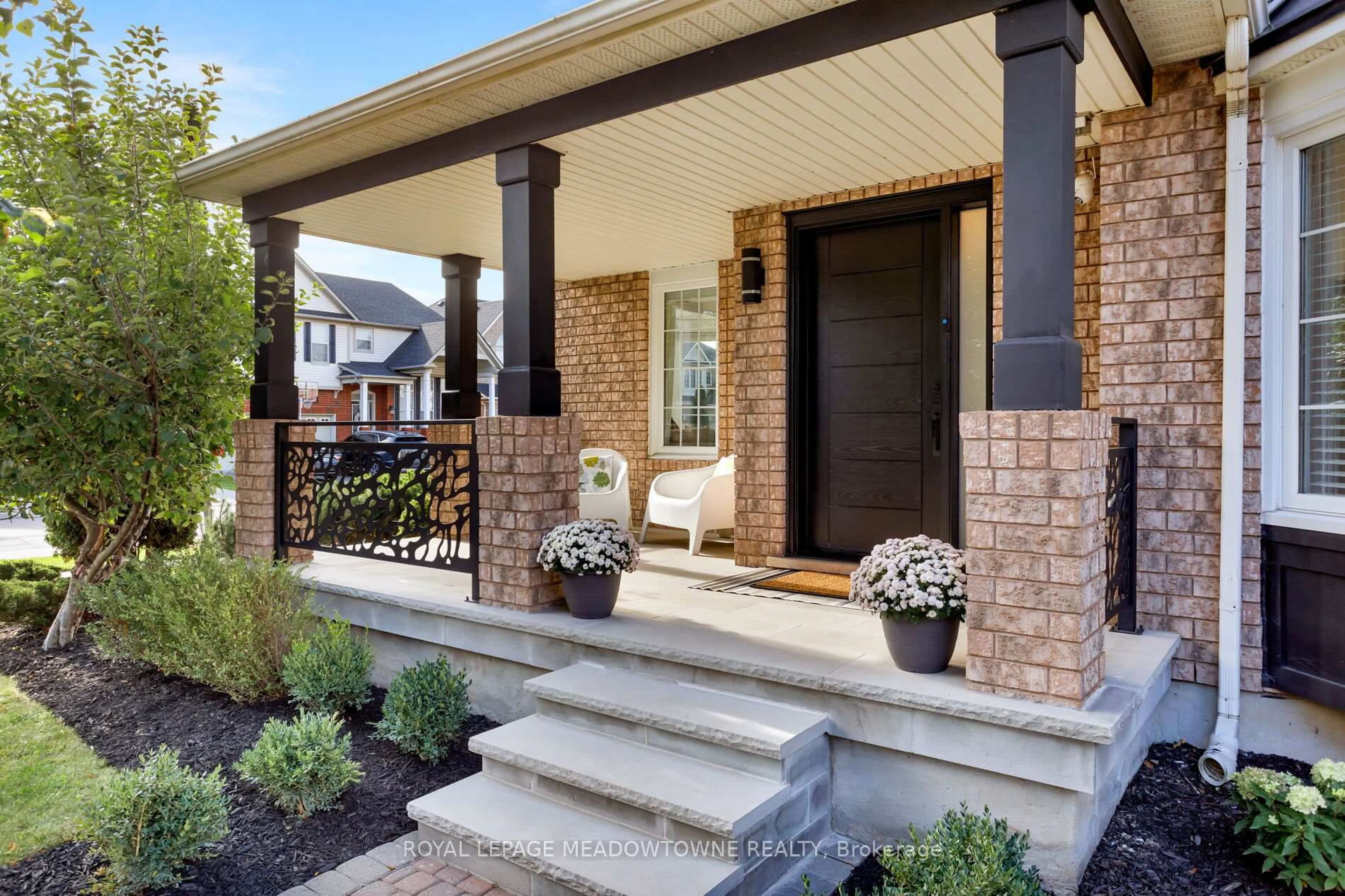 Home with brick exterior material, street for 976 Lancaster Blvd, Milton Ontario L9T 6E1