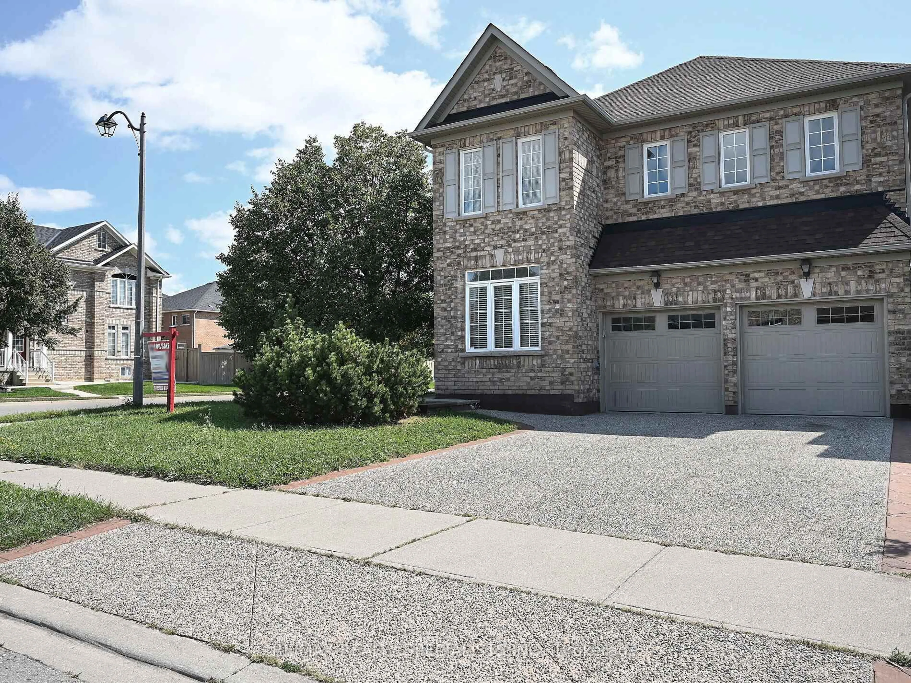 Home with brick exterior material, street for 138 Southlake Blvd, Brampton Ontario L6V 4S7