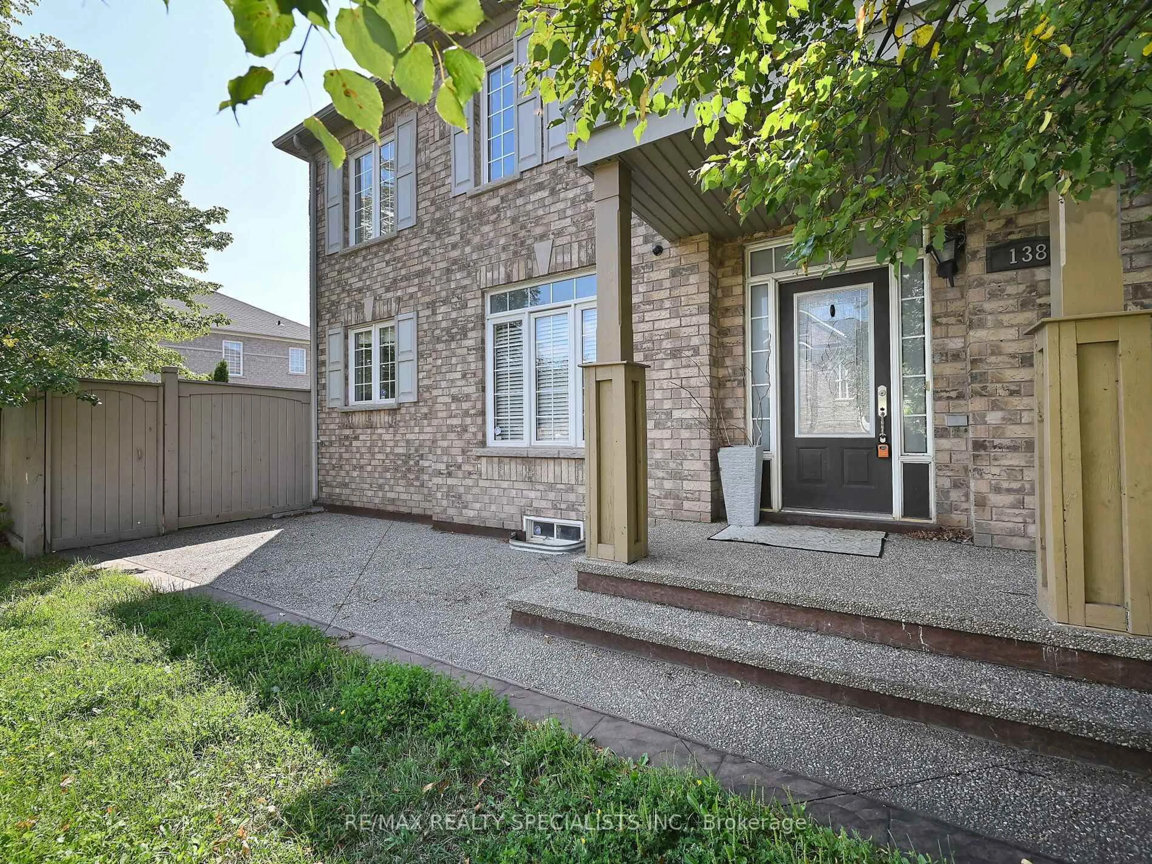 Home with brick exterior material, street for 138 Southlake Blvd, Brampton Ontario L6V 4S7