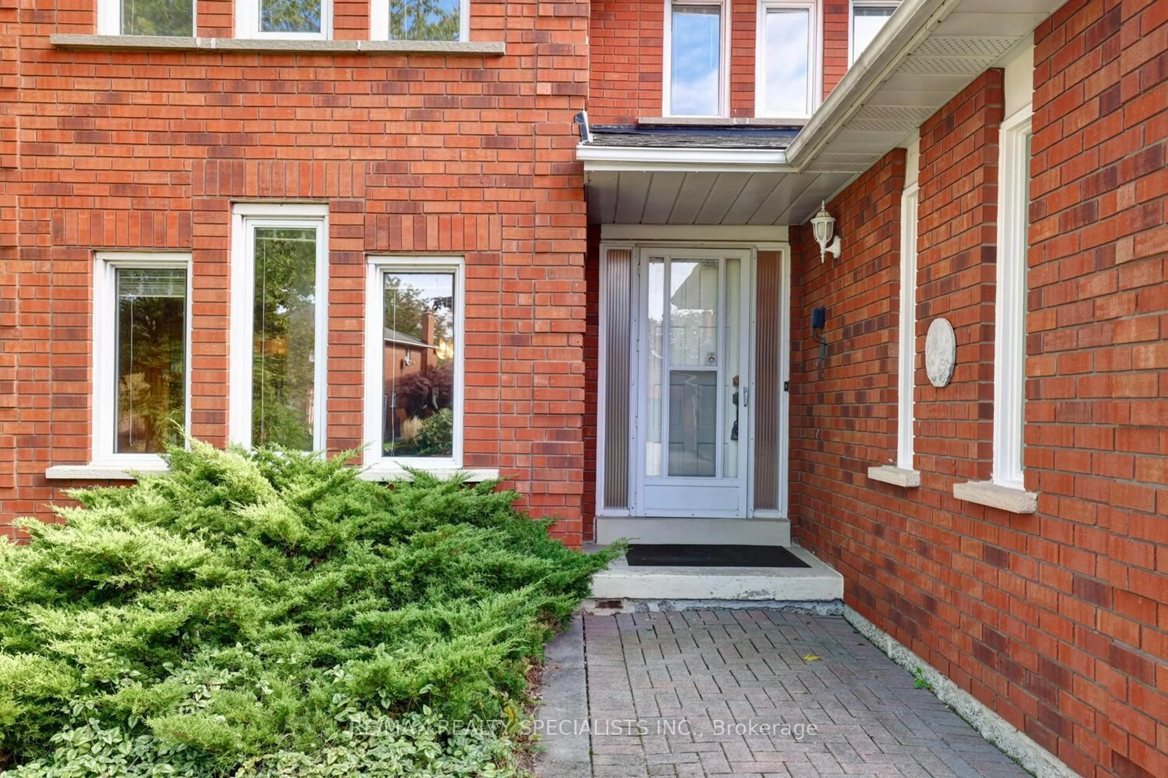 Home with brick exterior material, street for 1920 The Chase, Mississauga Ontario L5M 3A2