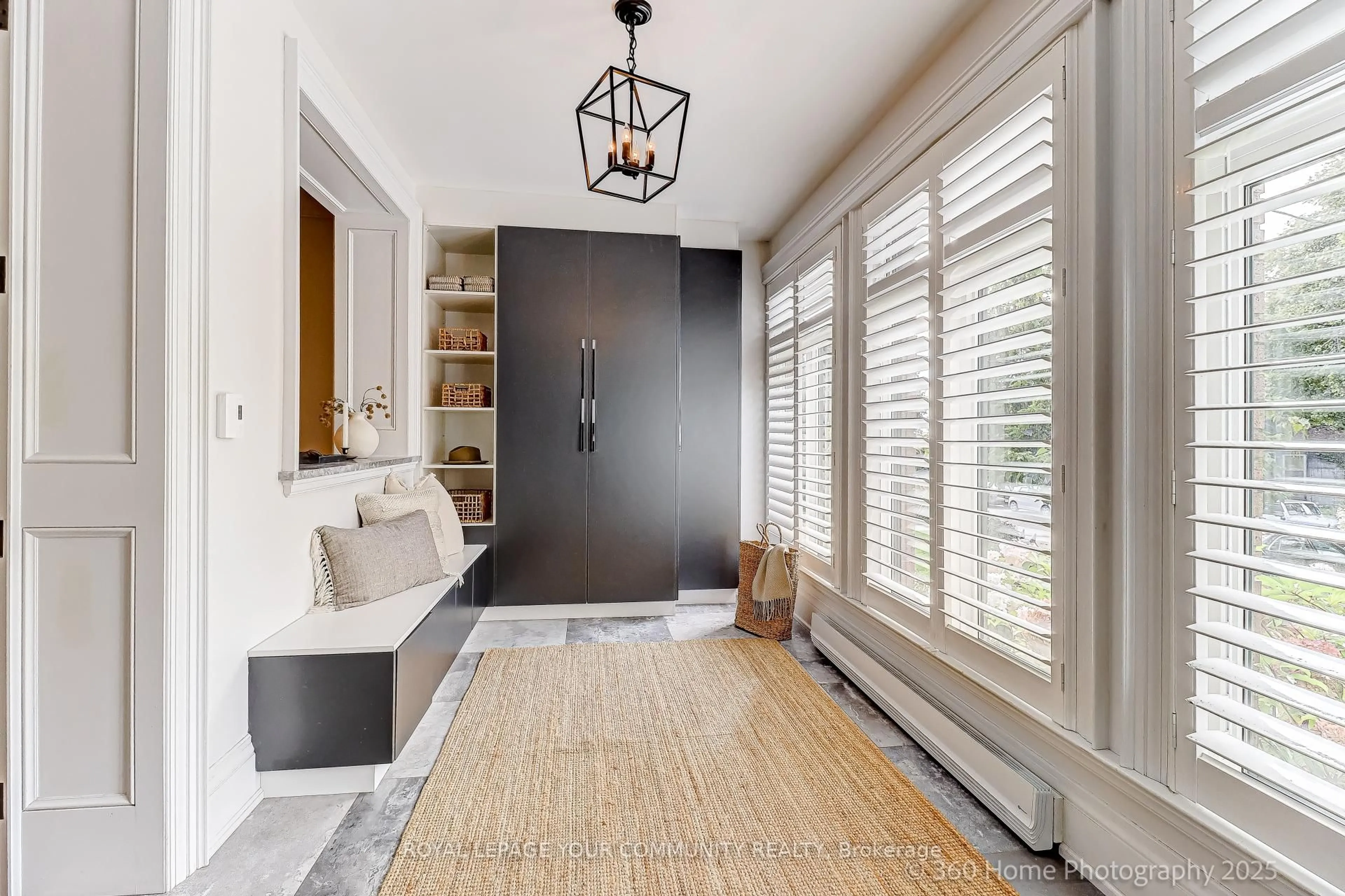 Contemporary bathroom, ceramic/tile floor for 21 Wilson Park Rd, Toronto Ontario M6K 3B6