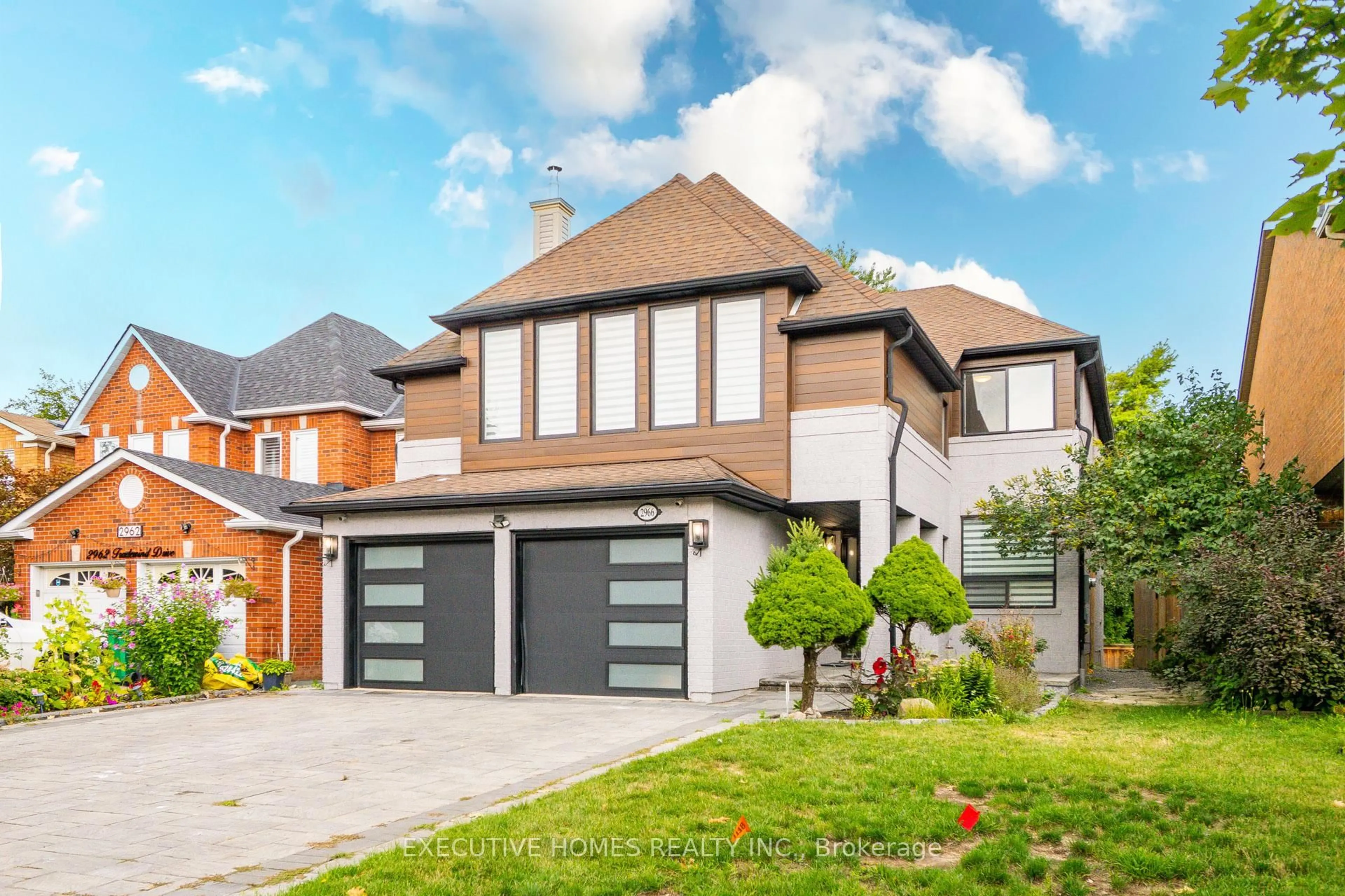Home with brick exterior material, street for 2966 Tradewind Dr, Mississauga Ontario L5N 6L3