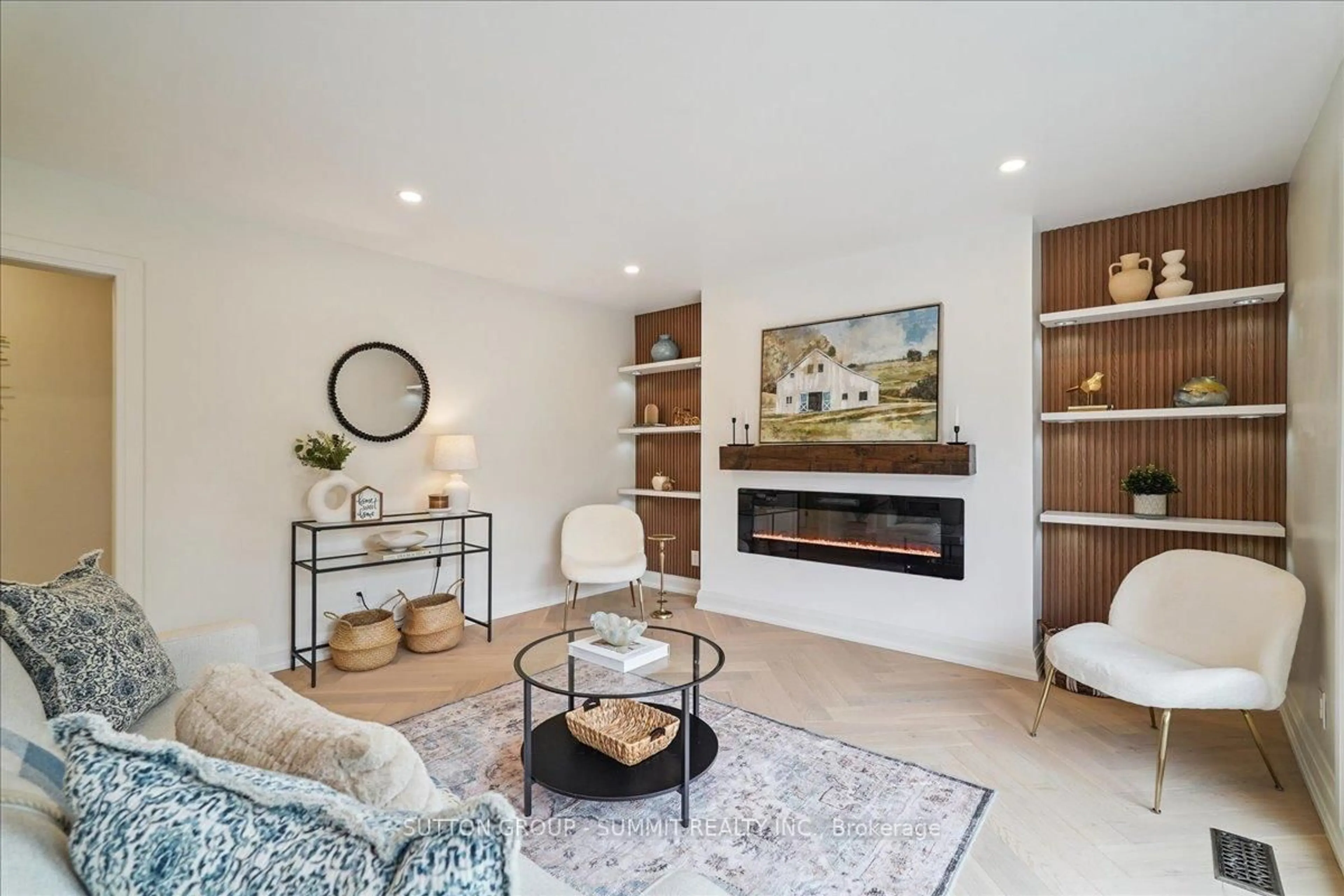 Living room with furniture, unknown for 1391 Mountain Grove Ave, Burlington Ontario L7P 2H1