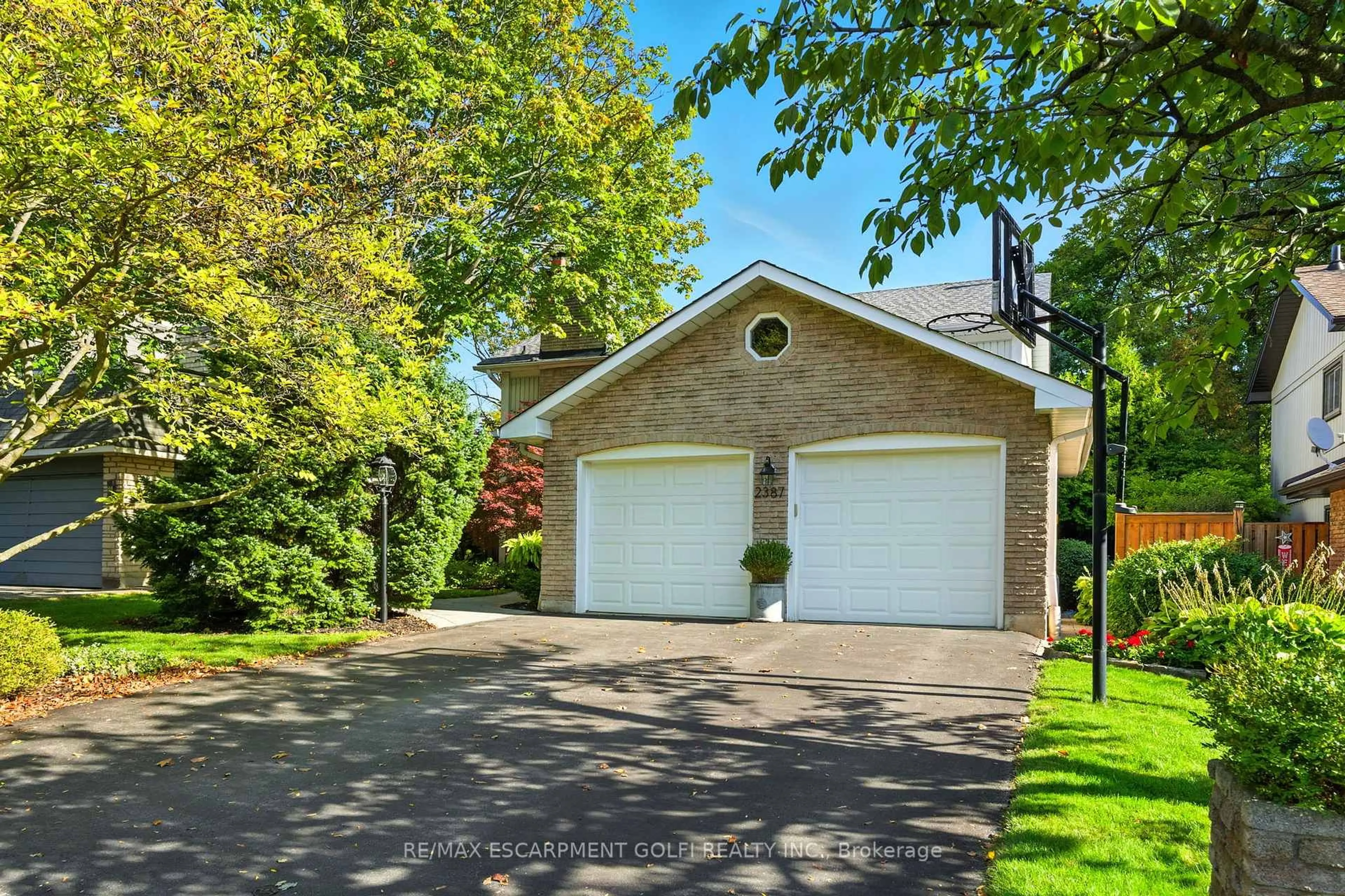 Unknown for 2387 Cavendish Dr, Burlington Ontario L7P 3B5