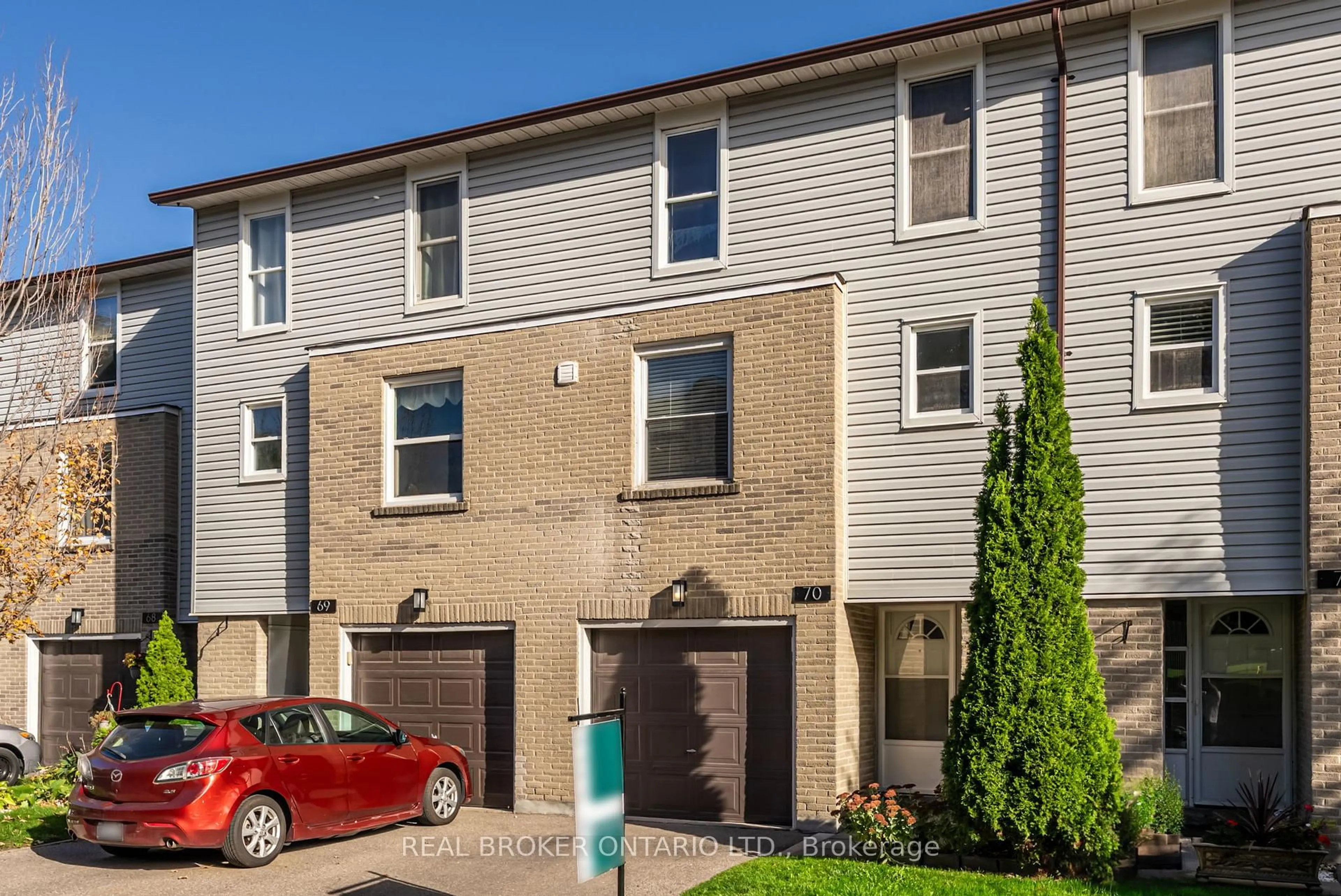 A pic from outside/outdoor area/front of a property/back of a property/a pic from drone, street for 2440 Bromsgrove Rd #70, Mississauga Ontario L5J 4J7