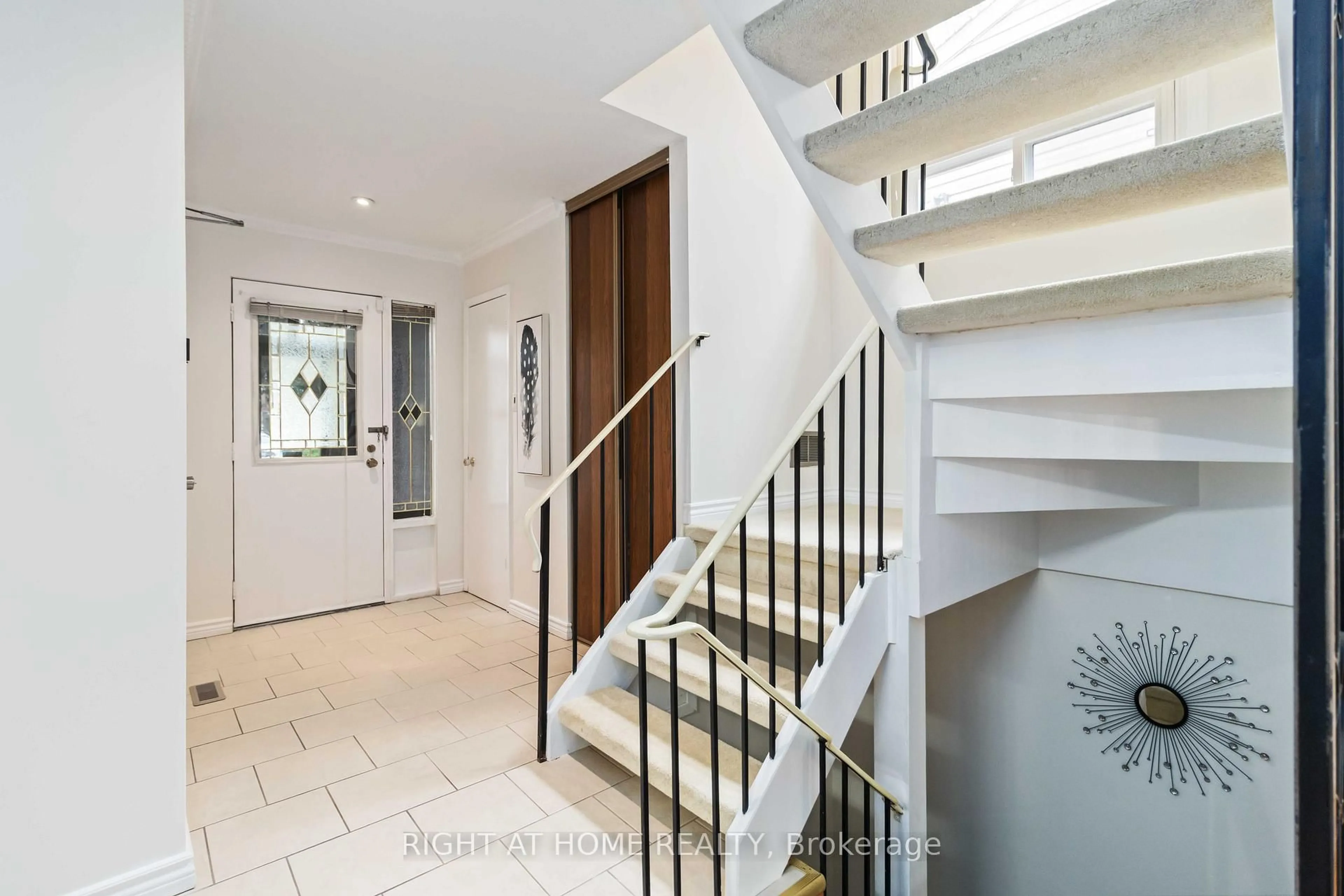 Unknown for 3512 Ash Row Cres, Mississauga Ontario L5L 1K4