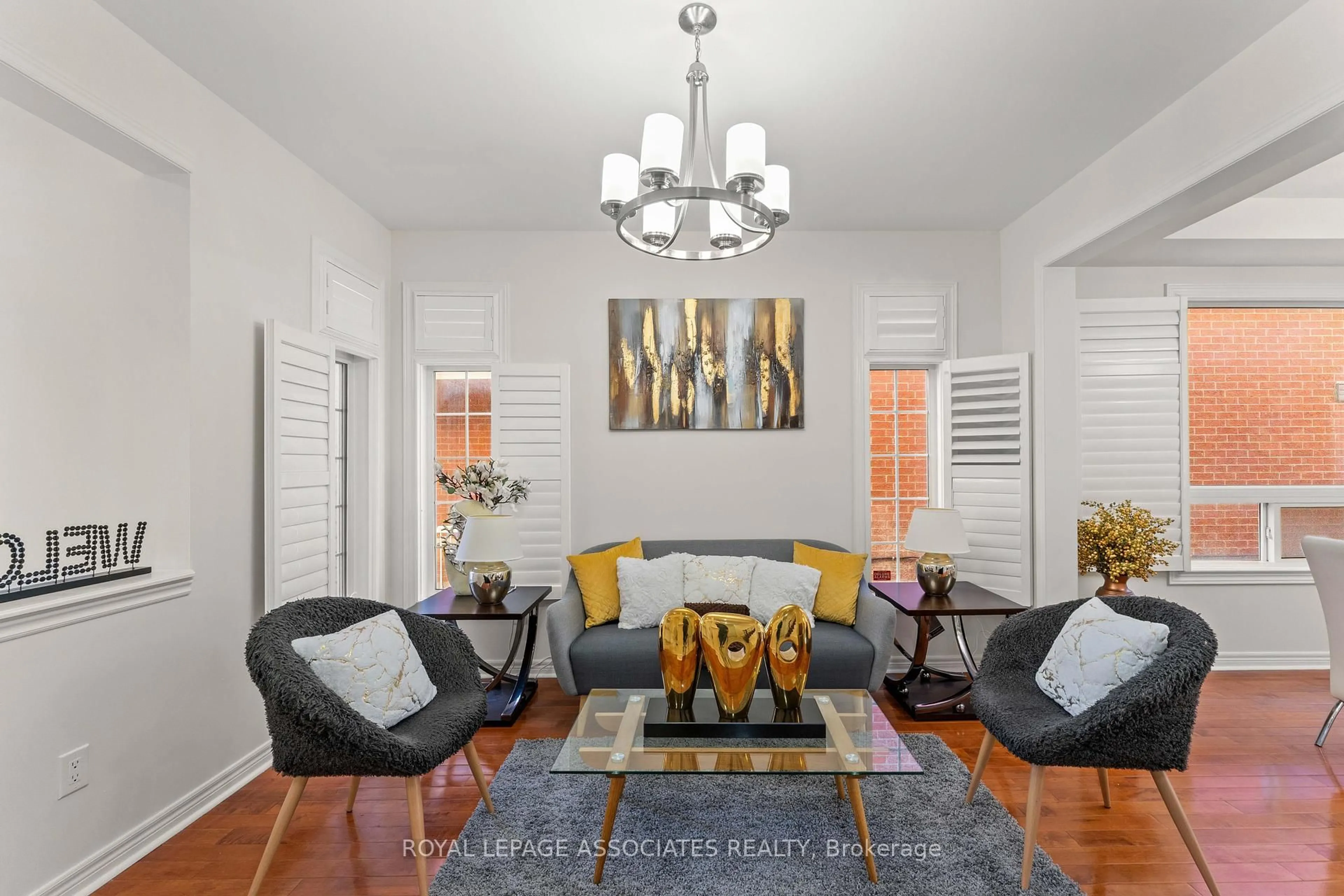 Living room with furniture, unknown for 88 Showboat Cres, Brampton Ontario L6V 4R4