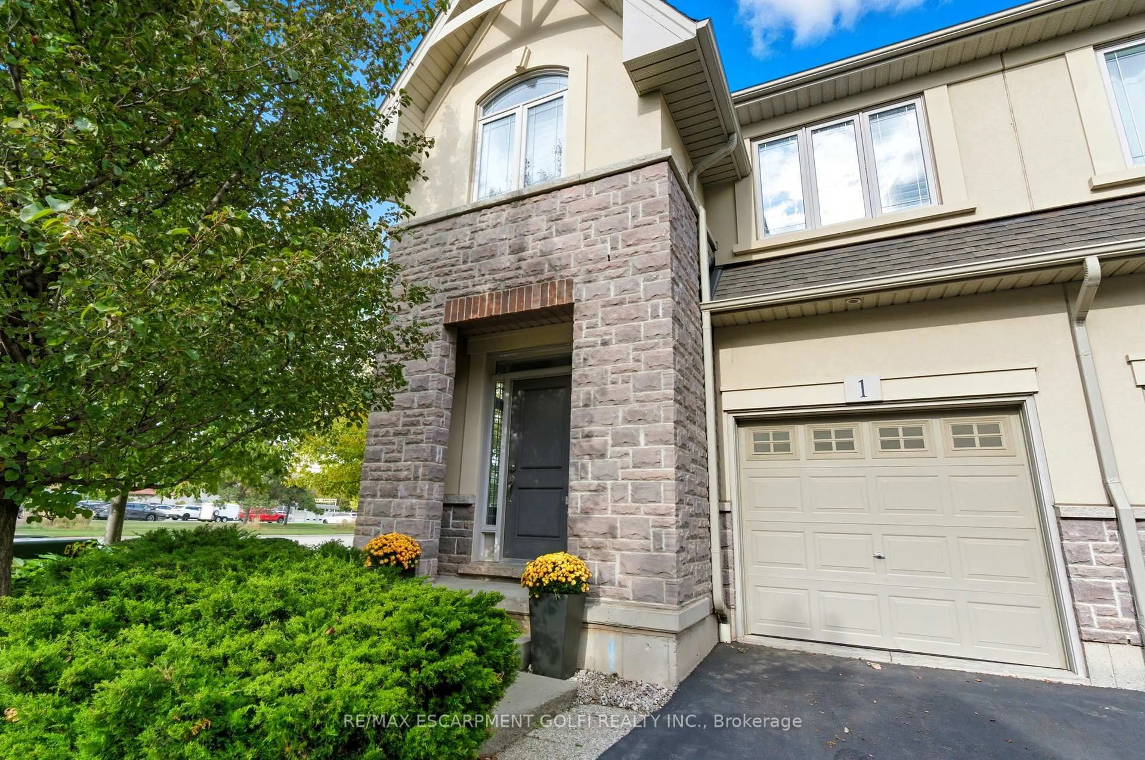Home with brick exterior material, street for 5056 New St #1, Burlington Ontario L7L 0H4