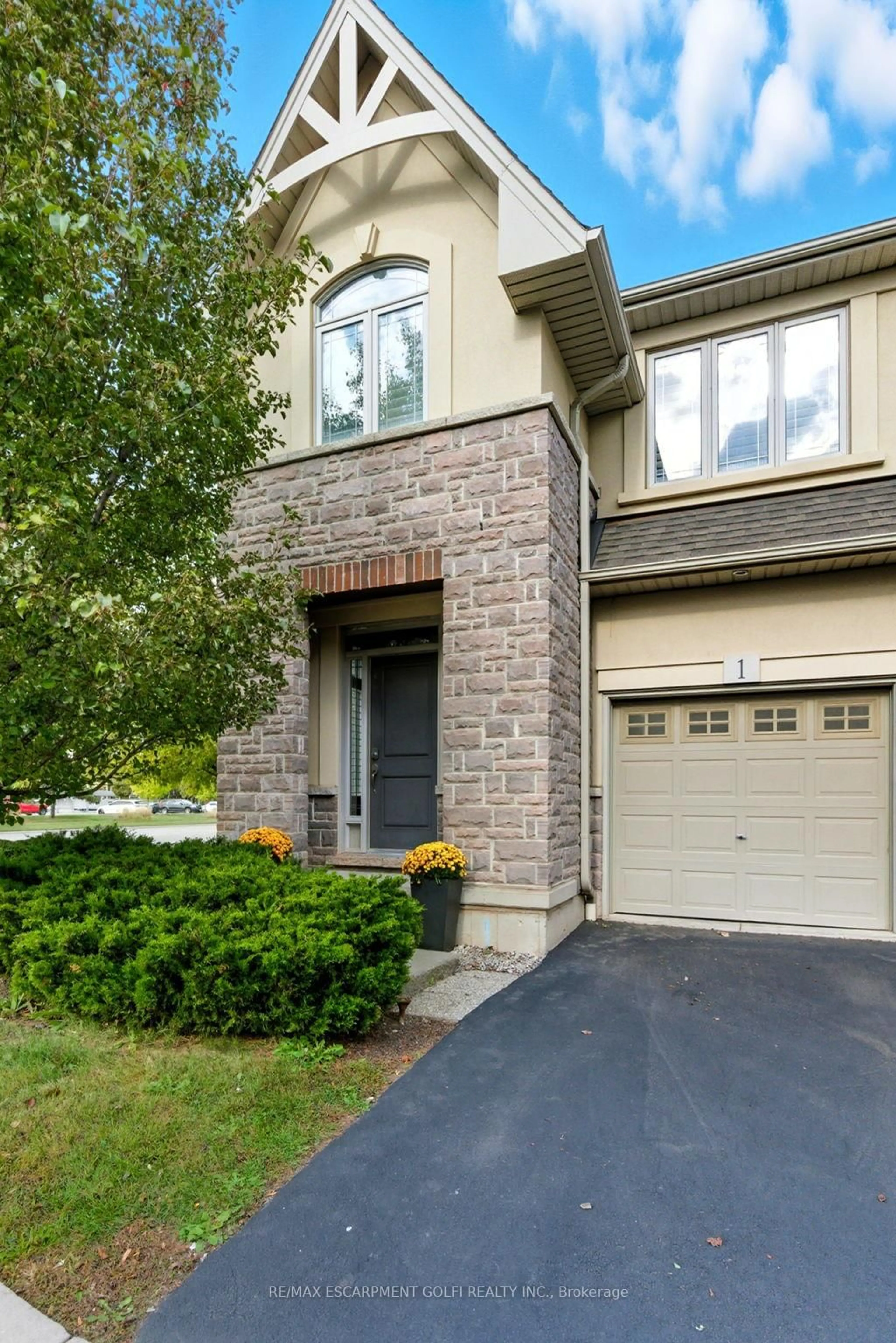 Home with brick exterior material, street for 5056 New St #1, Burlington Ontario L7L 0H4