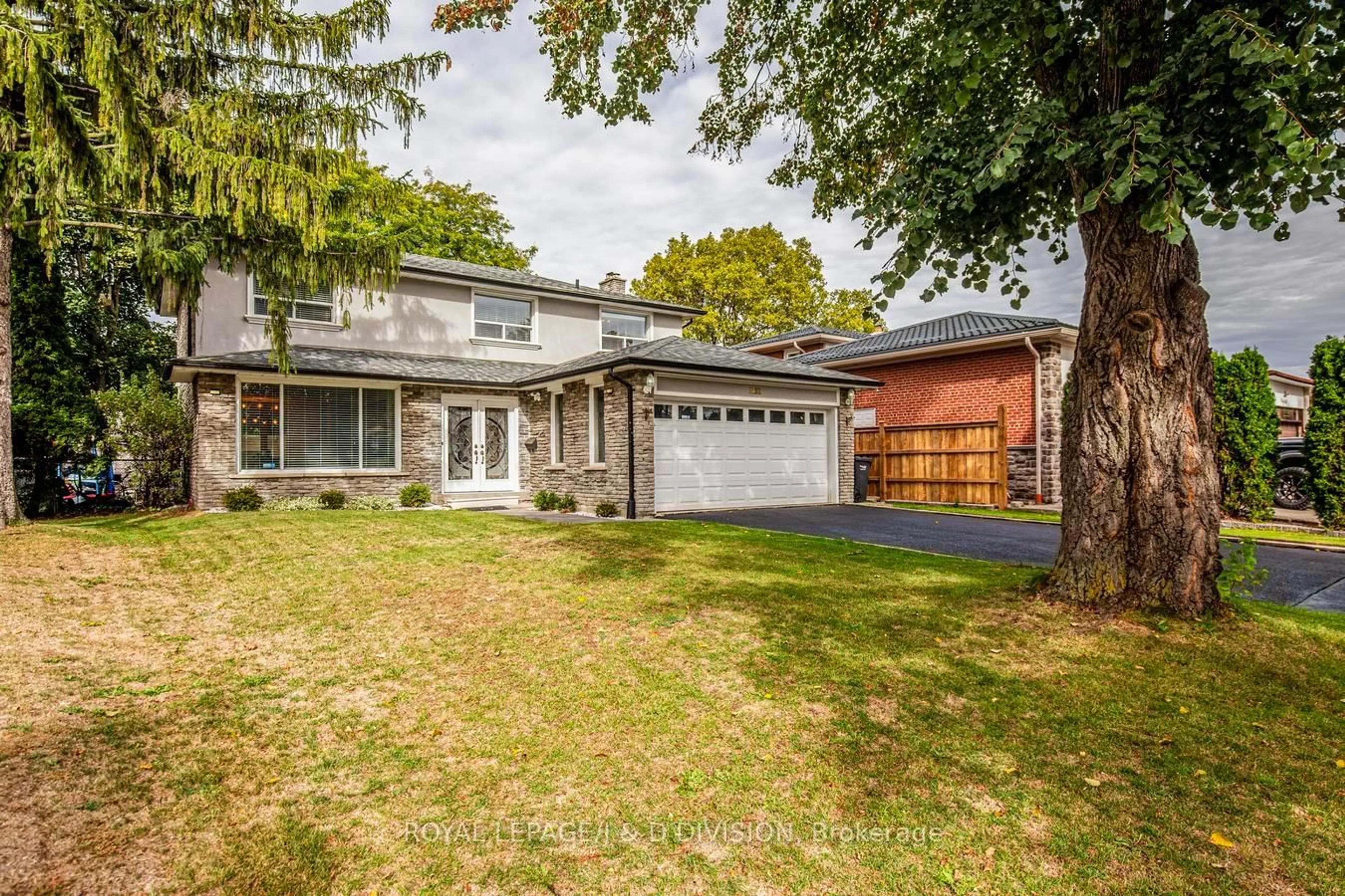 Home with brick exterior material, street for 1432 Goldmar Dr, Mississauga Ontario L4X 1N5