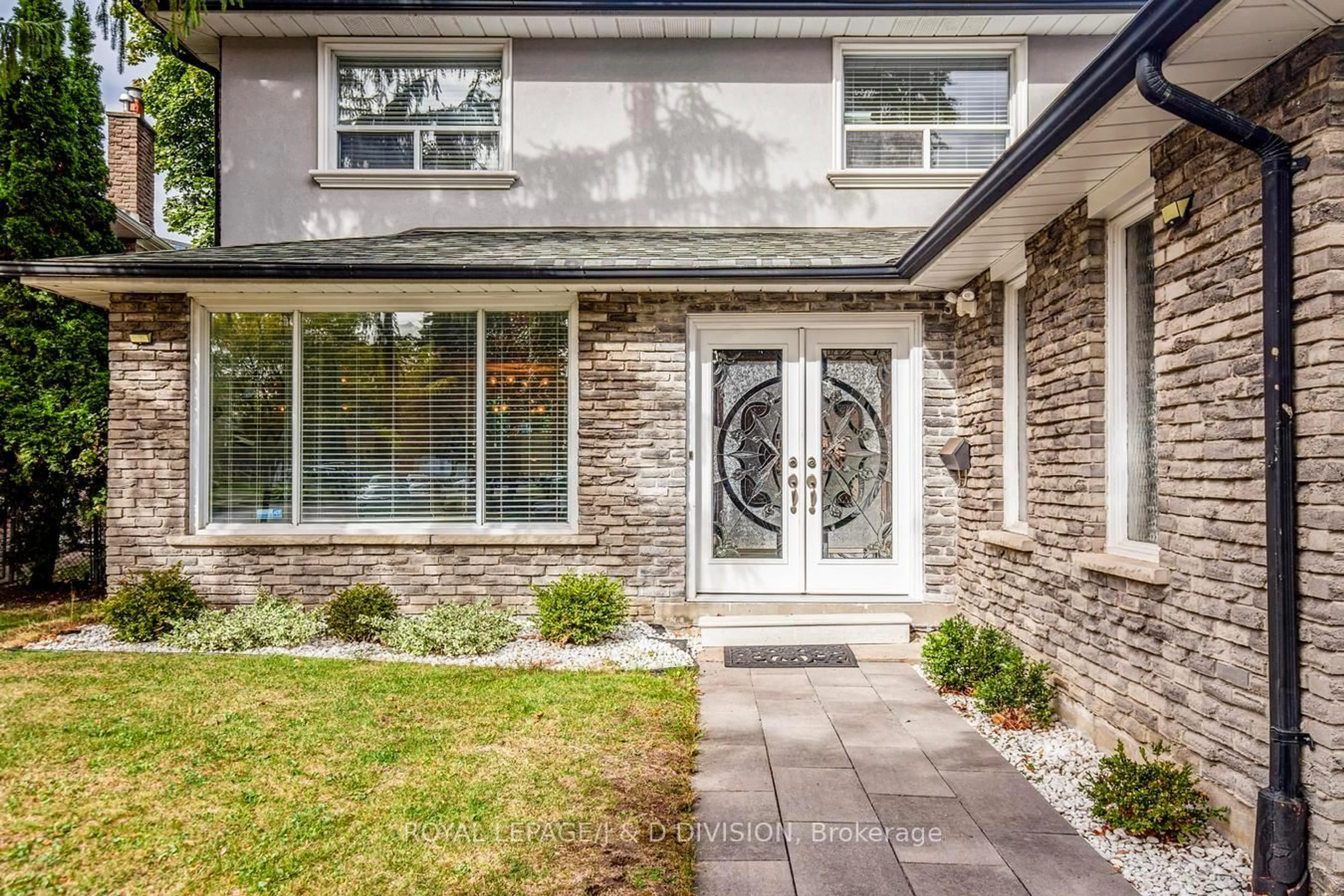 Home with brick exterior material, street for 1432 Goldmar Dr, Mississauga Ontario L4X 1N5