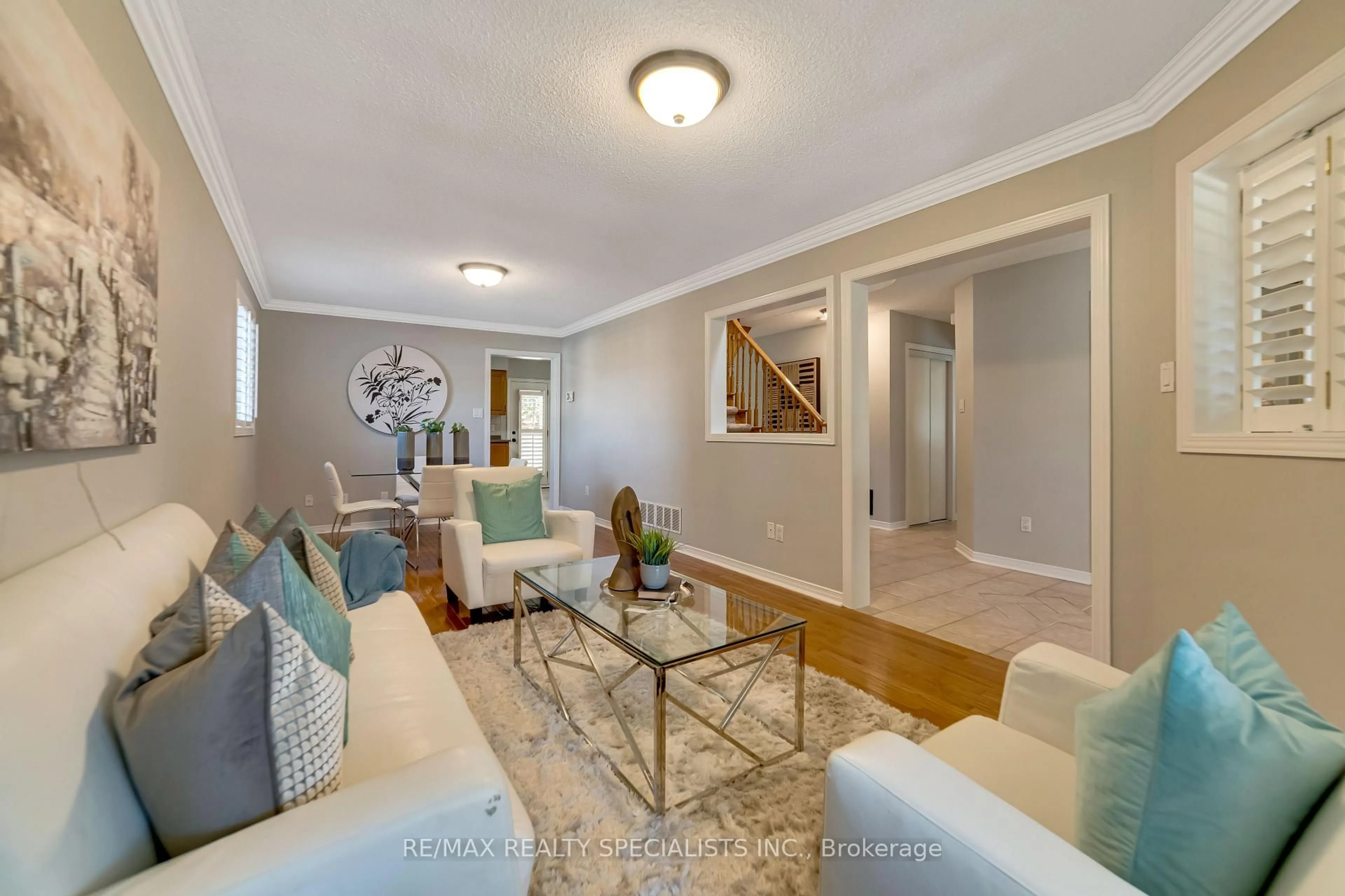 Living room with furniture, unknown for 2 Torada Crt, Brampton Ontario L7A 1H6