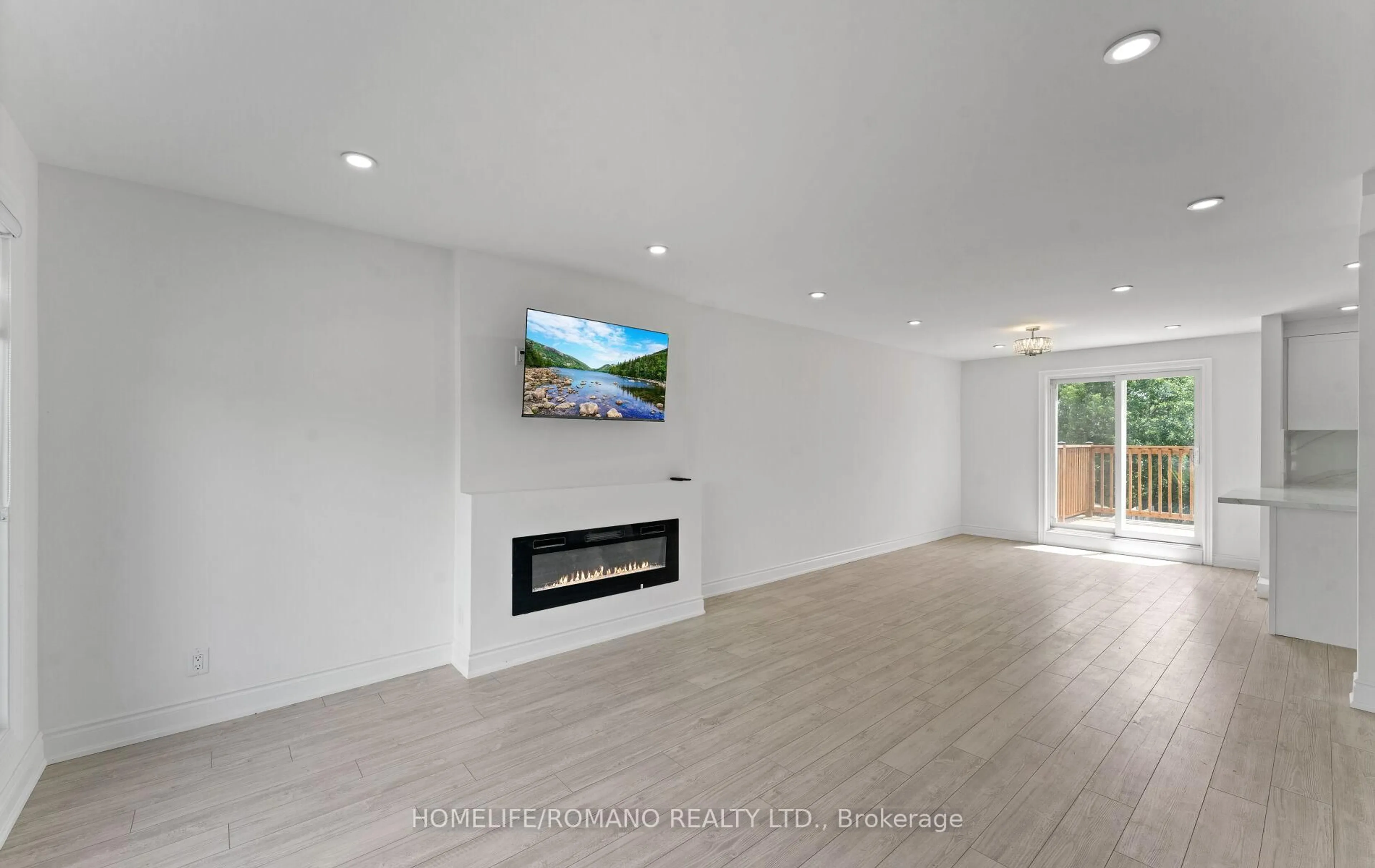 Home theater for 37 Donofree Rd, Toronto Ontario M6L 2P4