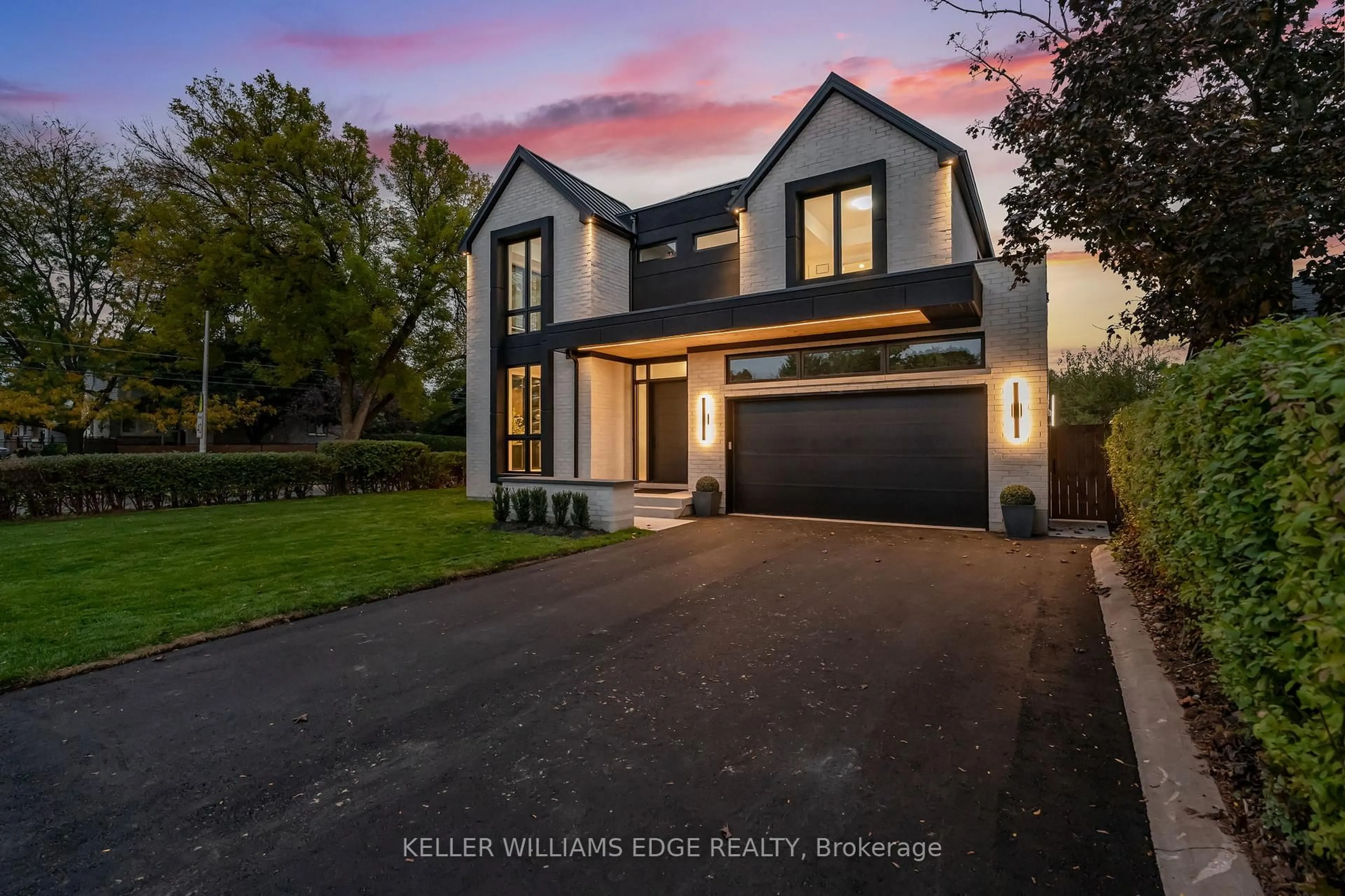 Home with brick exterior material, unknown for 144 Mansfield Dr, Oakville Ontario L6H 1K4
