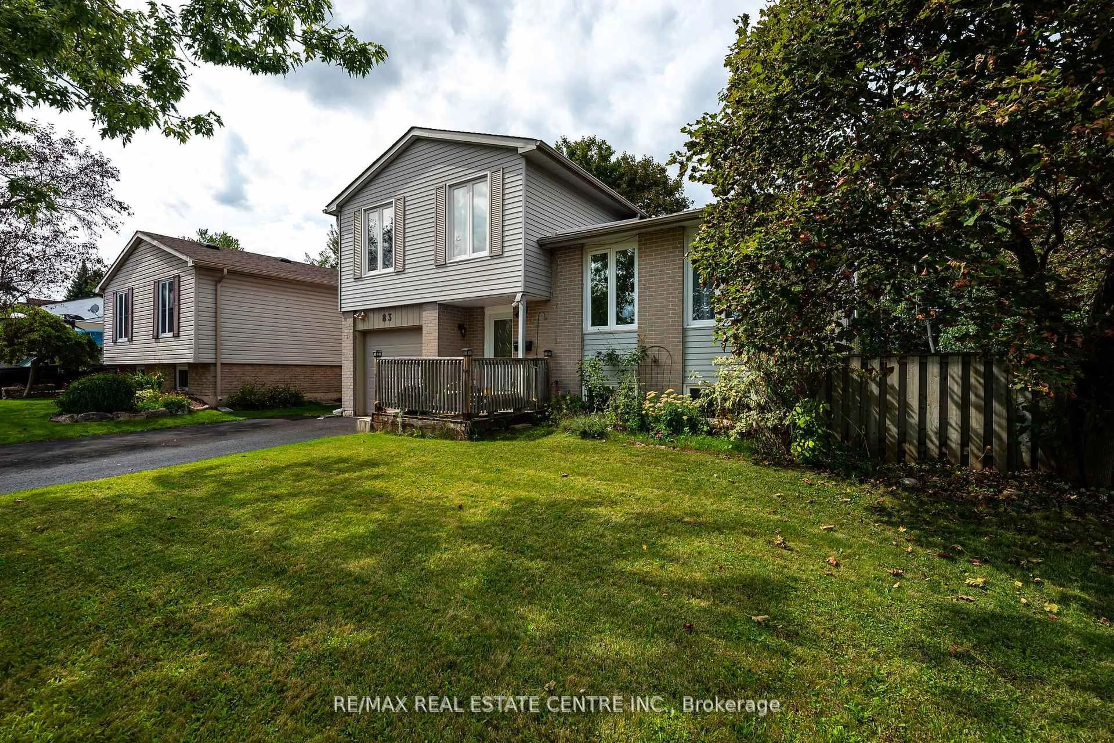 A pic from outside/outdoor area/front of a property/back of a property/a pic from drone, street for 83 Brenda Blvd, Orangeville Ontario L9W 3L3