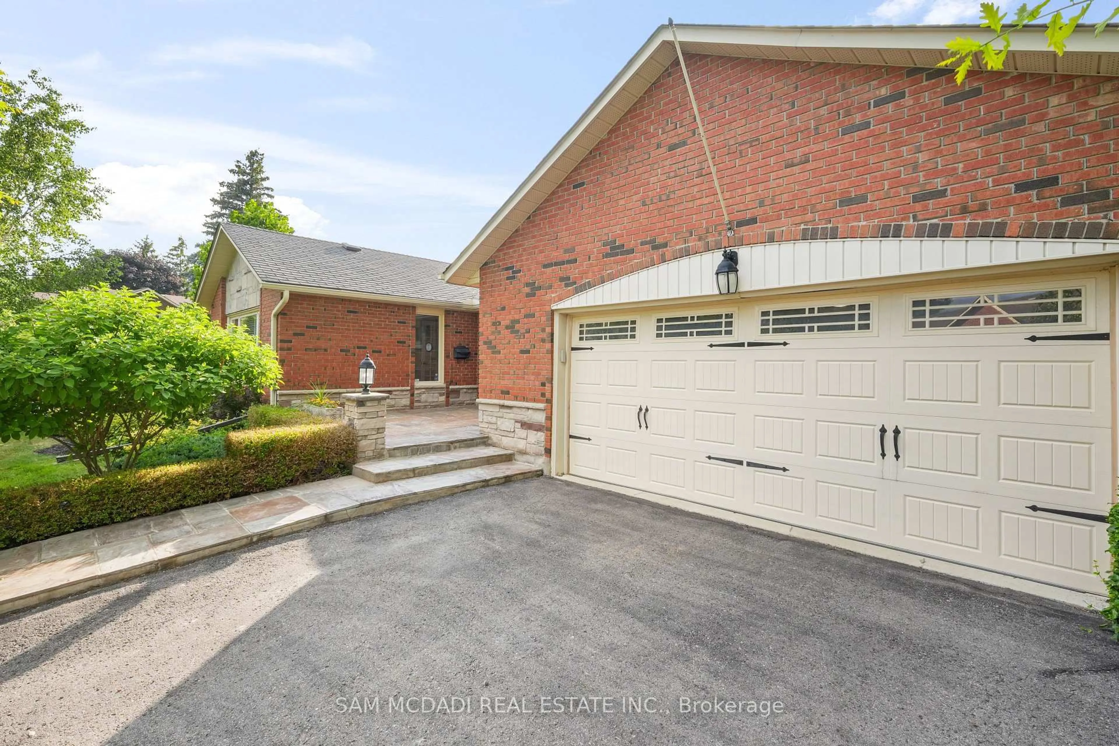 Home with brick exterior material, street for 7 Oldham Cres, Brampton Ontario L6Z 1W2