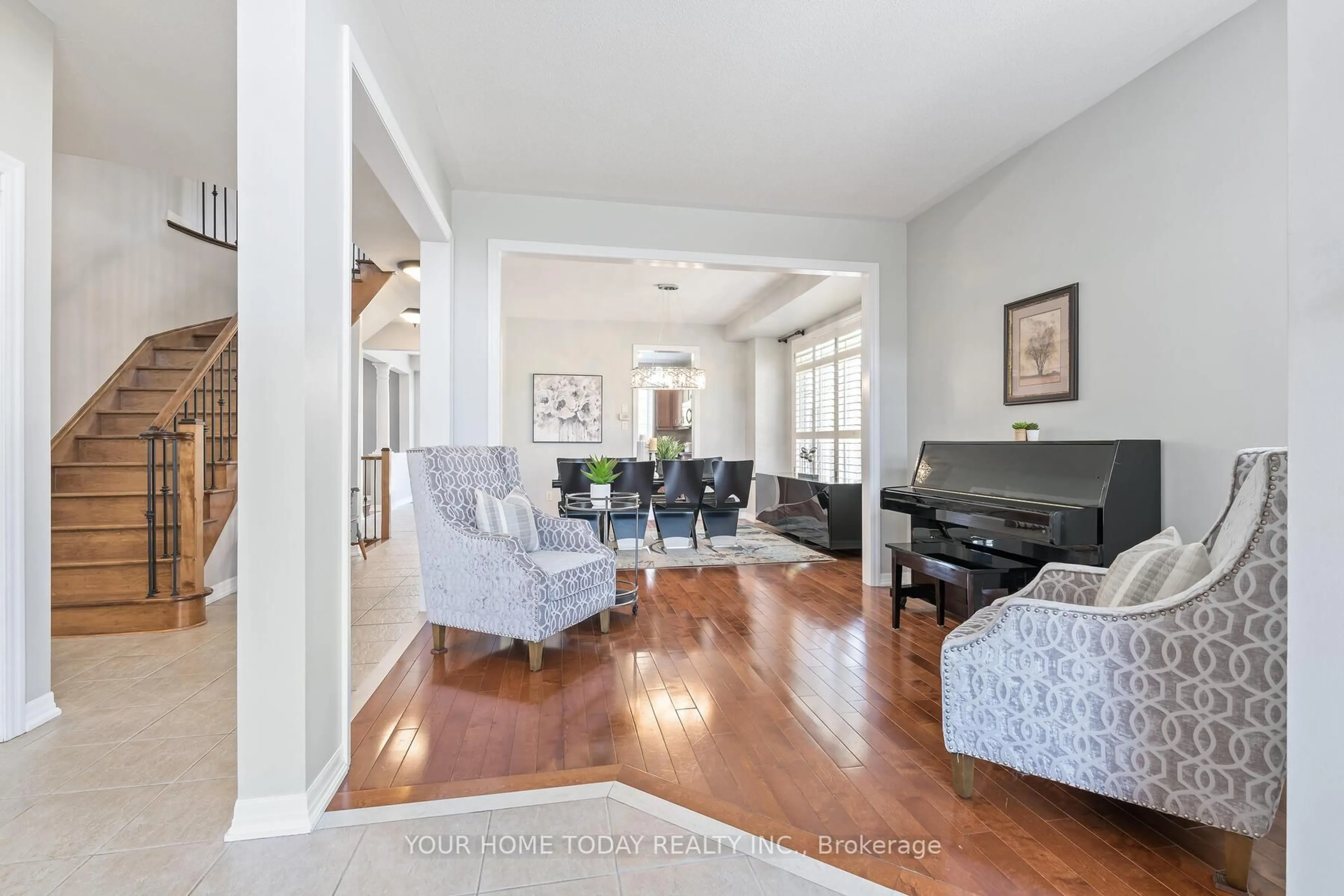 Living room with furniture, unknown for 32 Orchid Ave, Halton Hills Ontario L7G 6L7