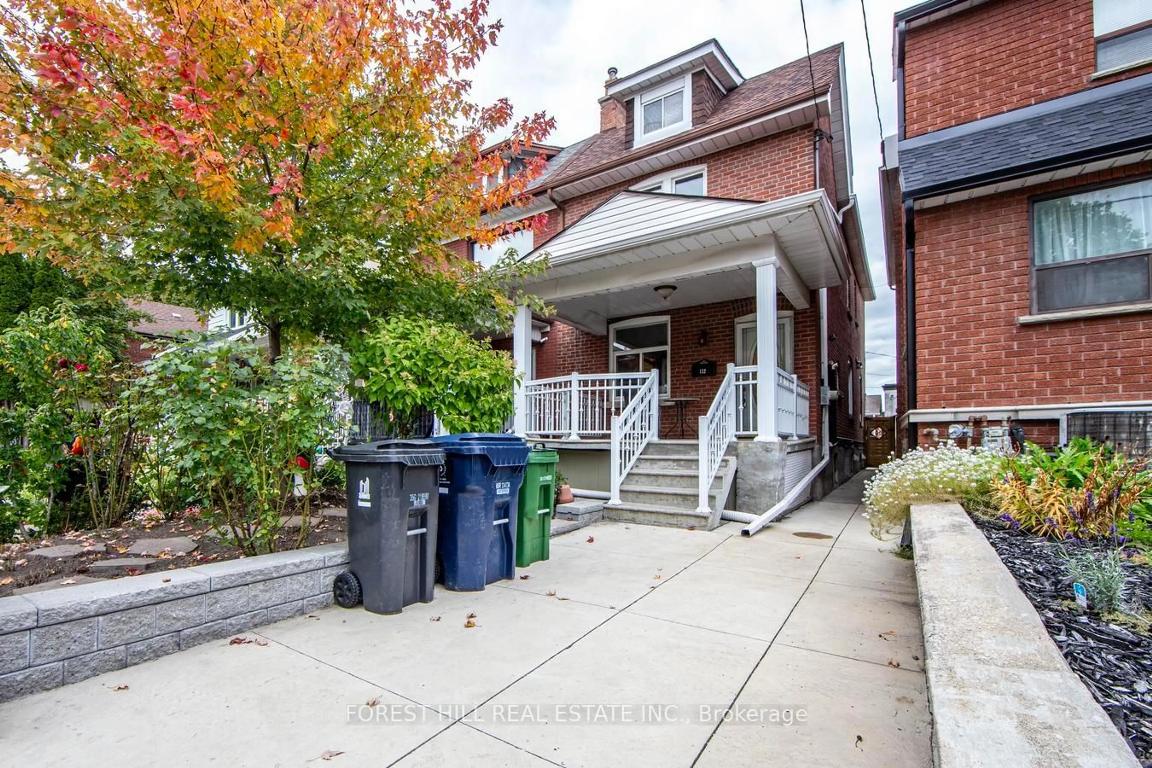 Unknown for 132 Hope St, Toronto Ontario M6E 1K1