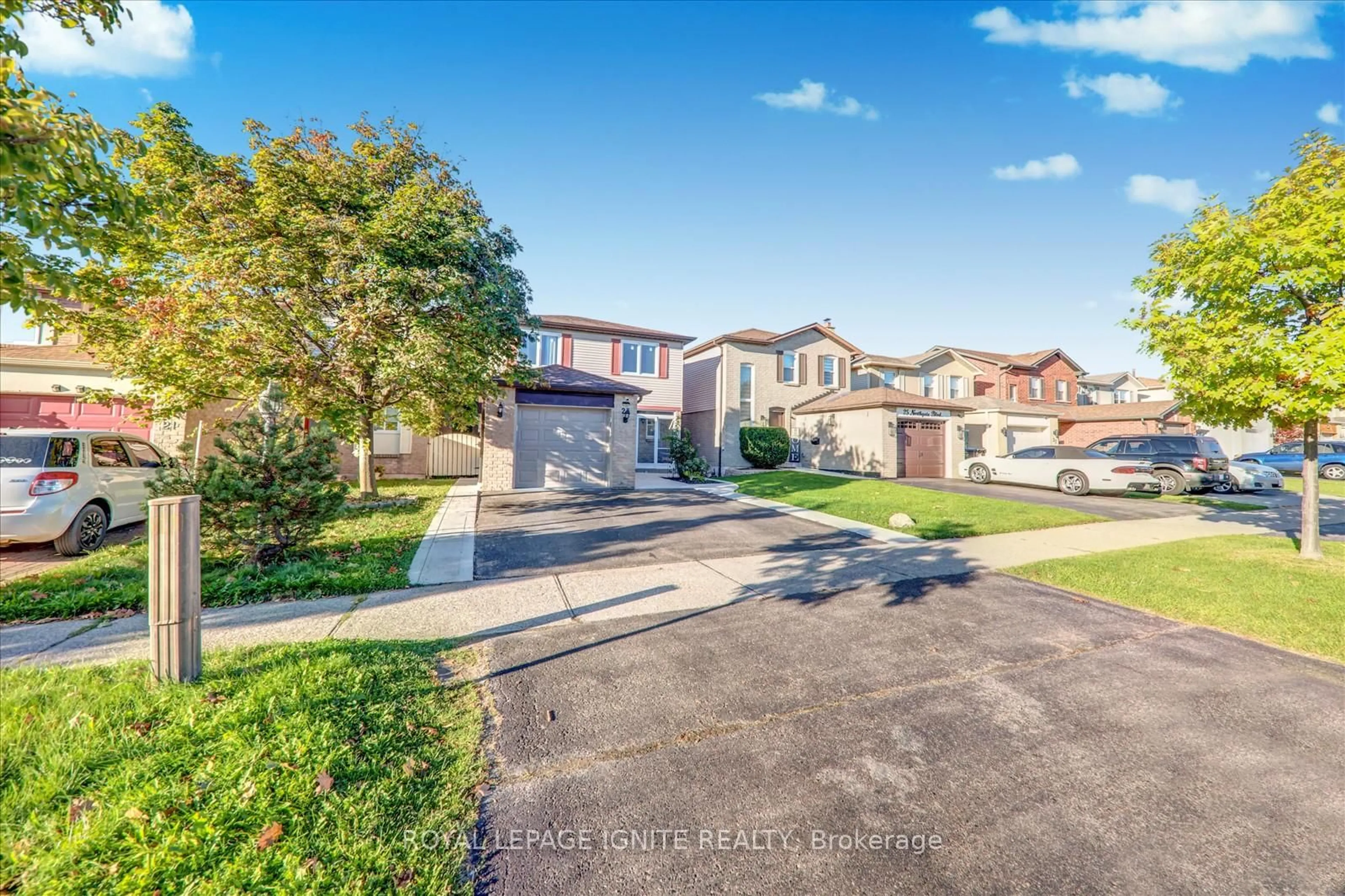 A pic from outside/outdoor area/front of a property/back of a property/a pic from drone, street for 23 Northgate Blvd, Brampton Ontario L6S 4G6