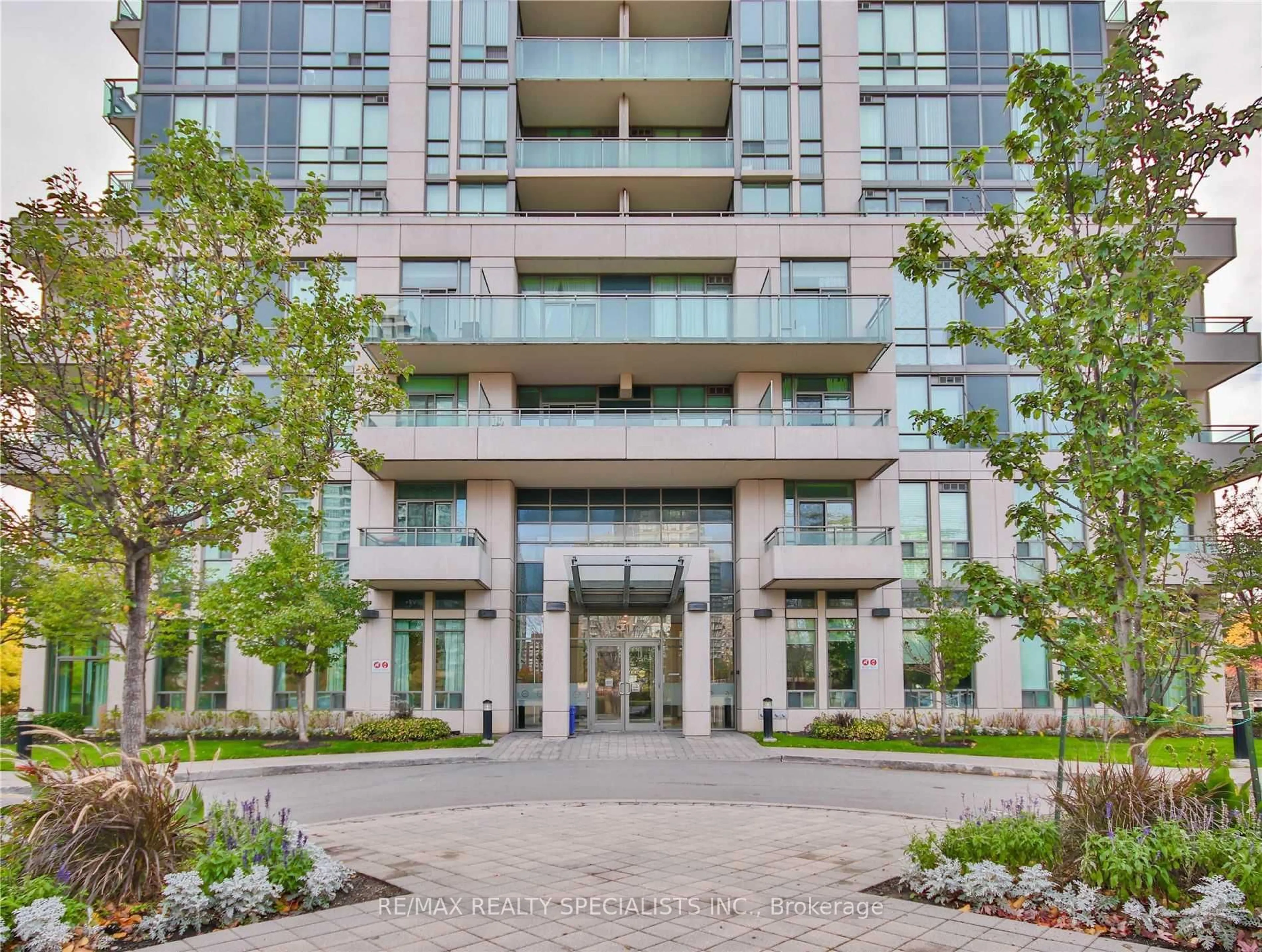 Indoor foyer for 3515 Kariya Dr #506, Mississauga Ontario L5B 0C1