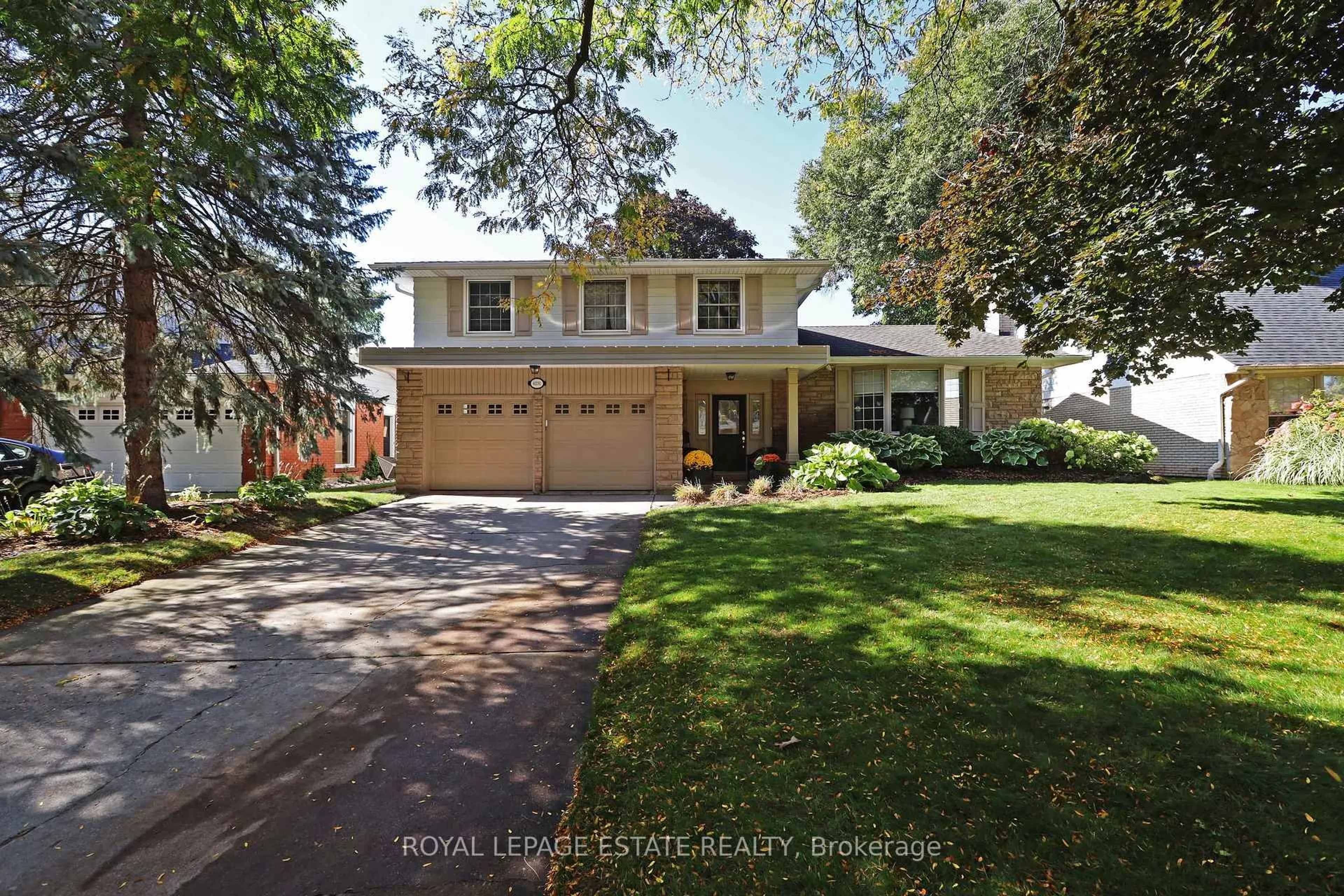 Home with vinyl exterior material, street for 4231 Dunvegan Rd, Burlington Ontario L7L 1P9