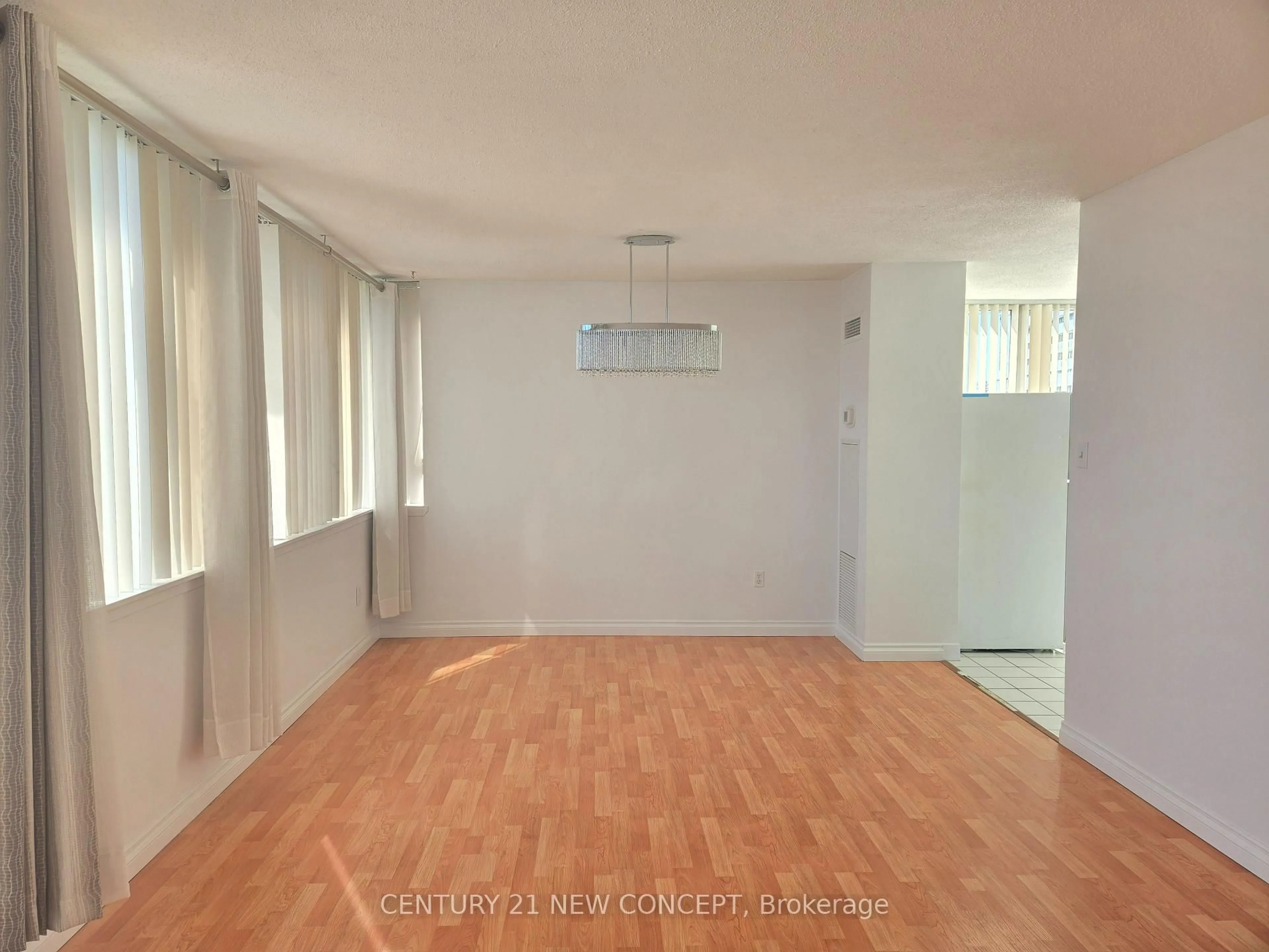 A pic of a room for 350 Webb Dr #702, Mississauga Ontario L5B 3W4