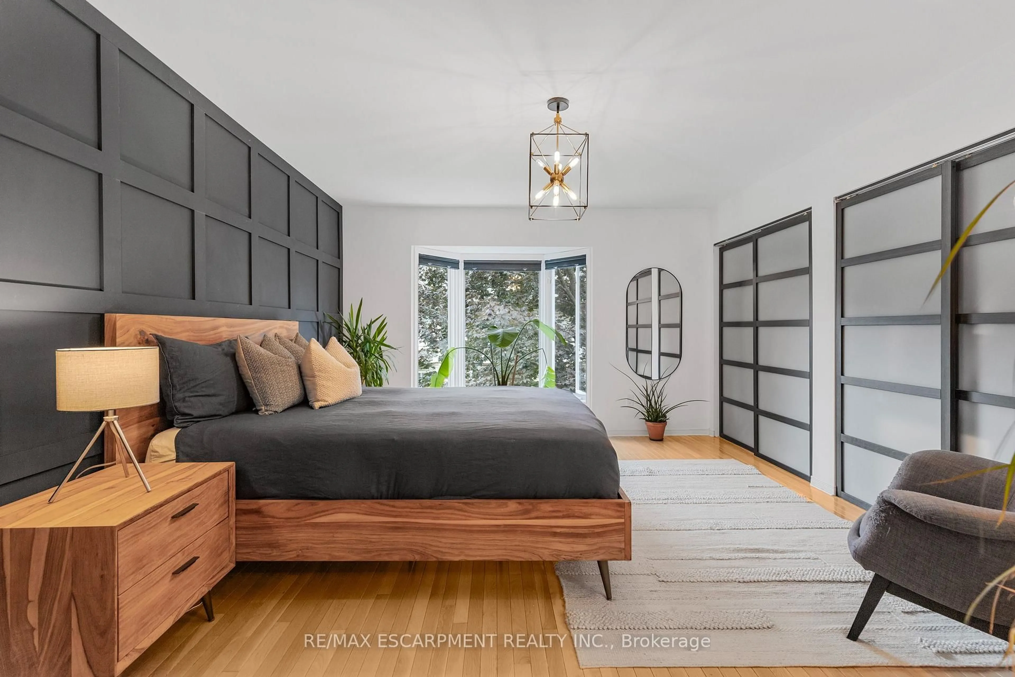 Bedroom with bed, unknown for 2015 Cleaver Ave #5, Burlington Ontario L7M 4J7