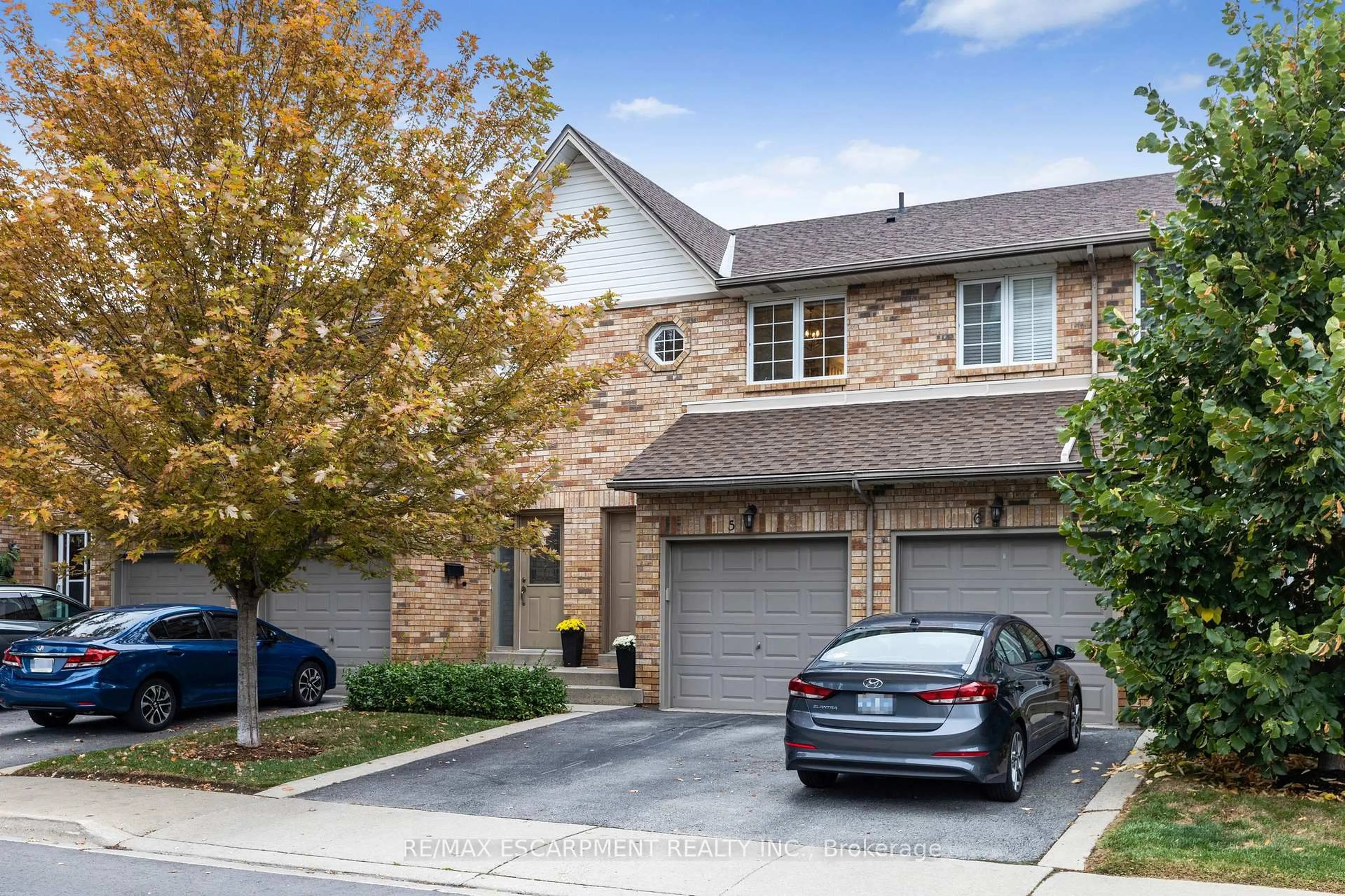 Home with brick exterior material, street for 2015 Cleaver Ave #5, Burlington Ontario L7M 4J7
