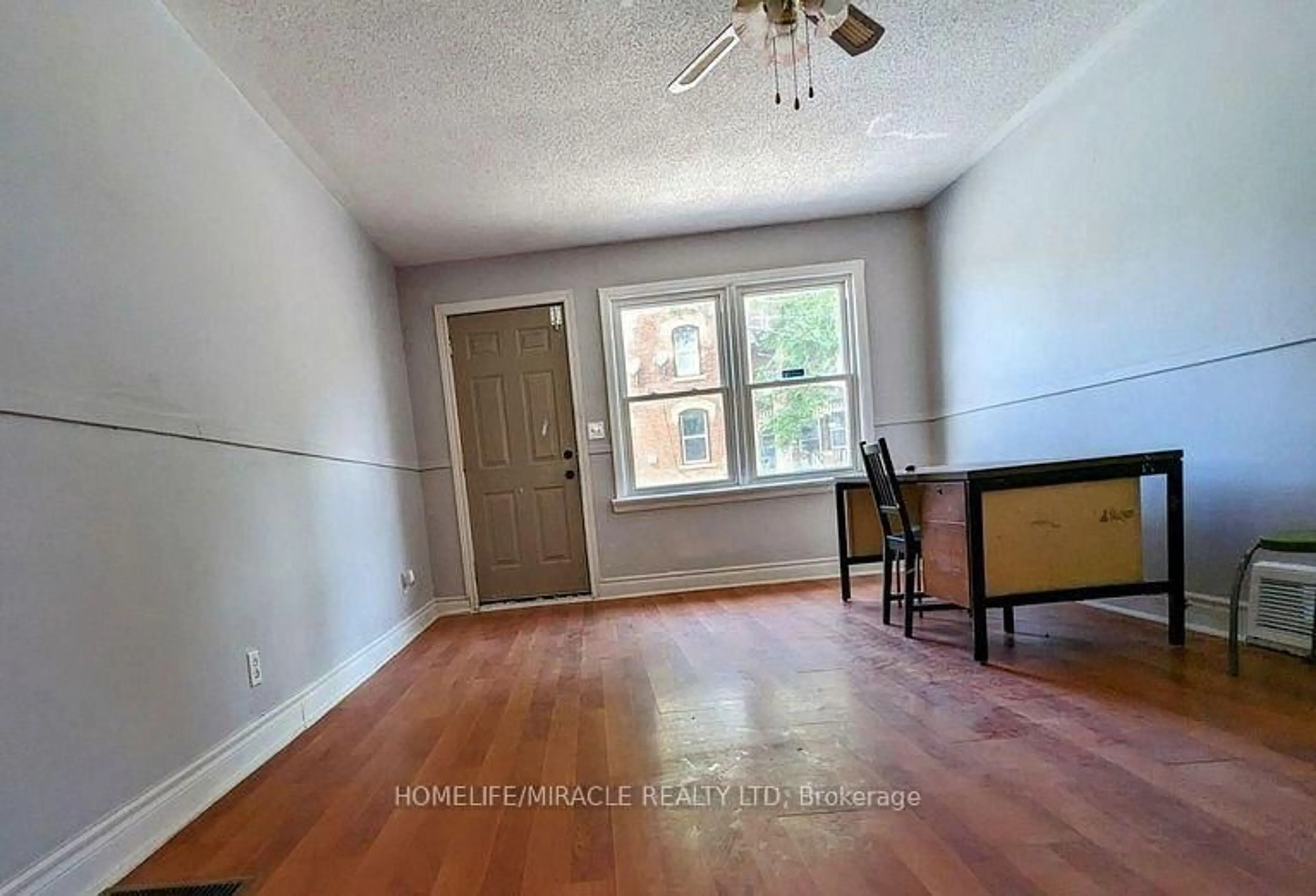 A pic of a room for 45 Main St, Halton Hills Ontario L7G 3H2