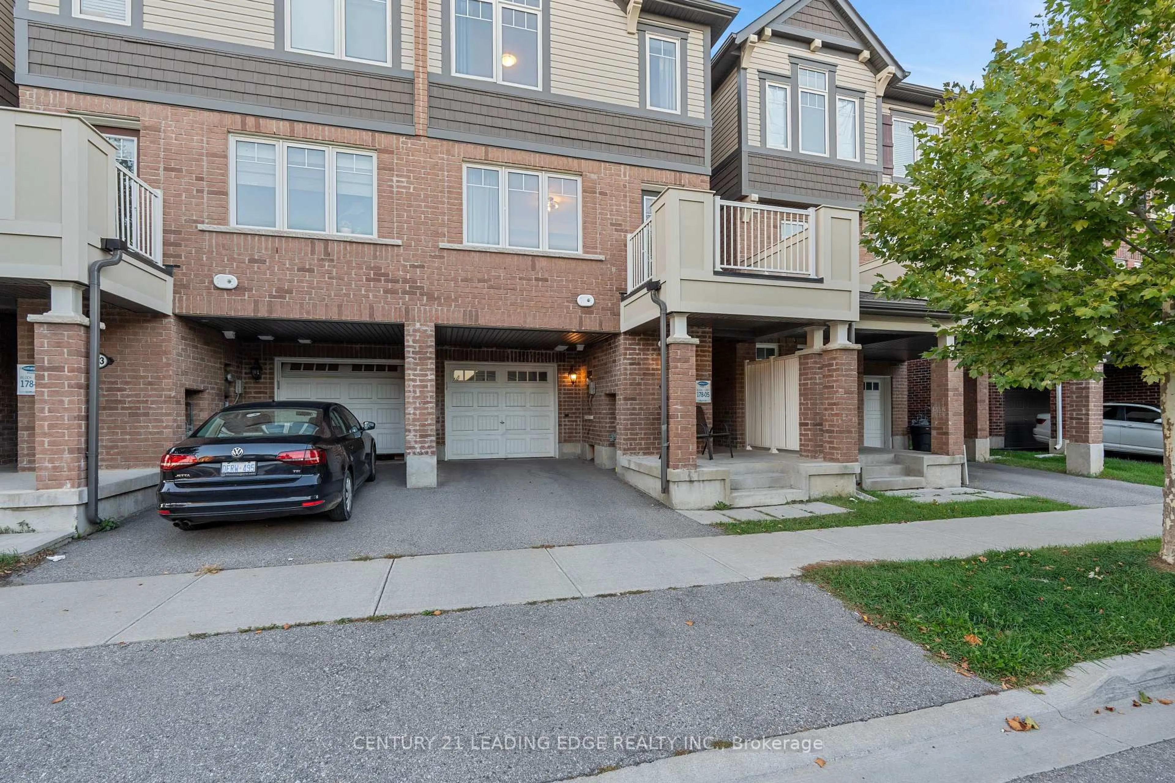 Home with brick exterior material, street for 521 Fir Crt, Milton Ontario L9T 7E7