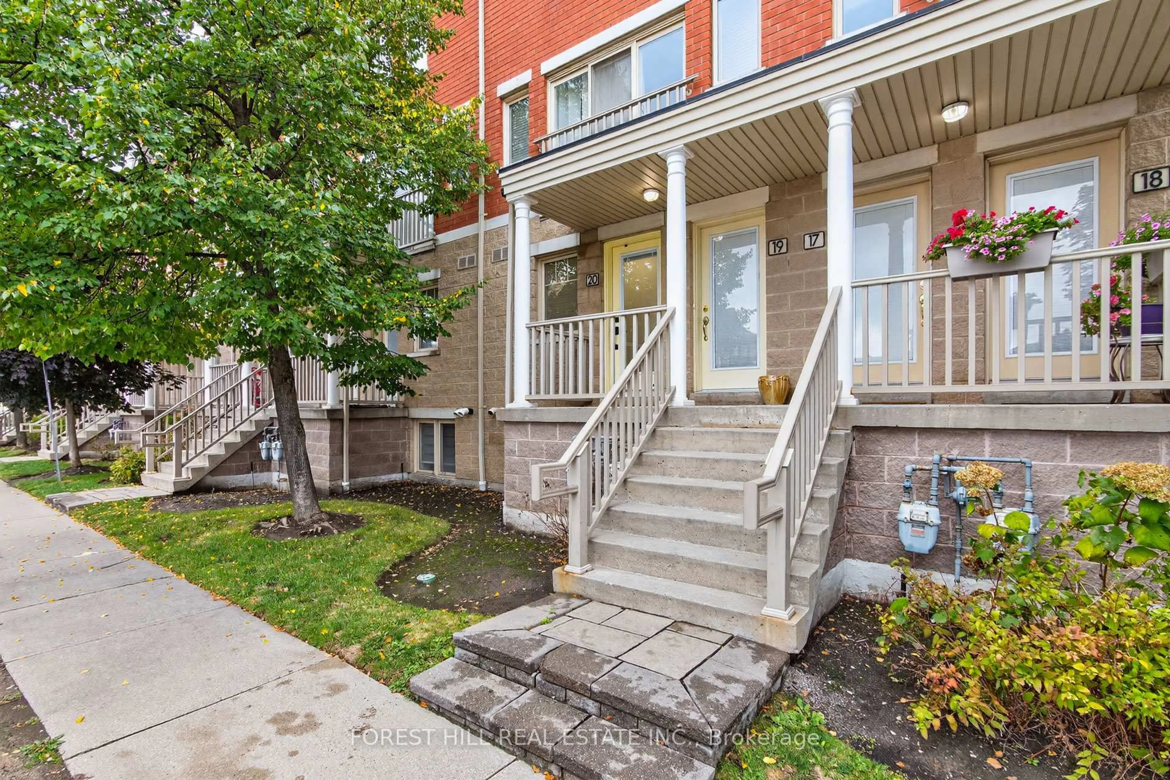 Unknown for 5050 Intrepid Dr #20, Mississauga Ontario L5M 0E5
