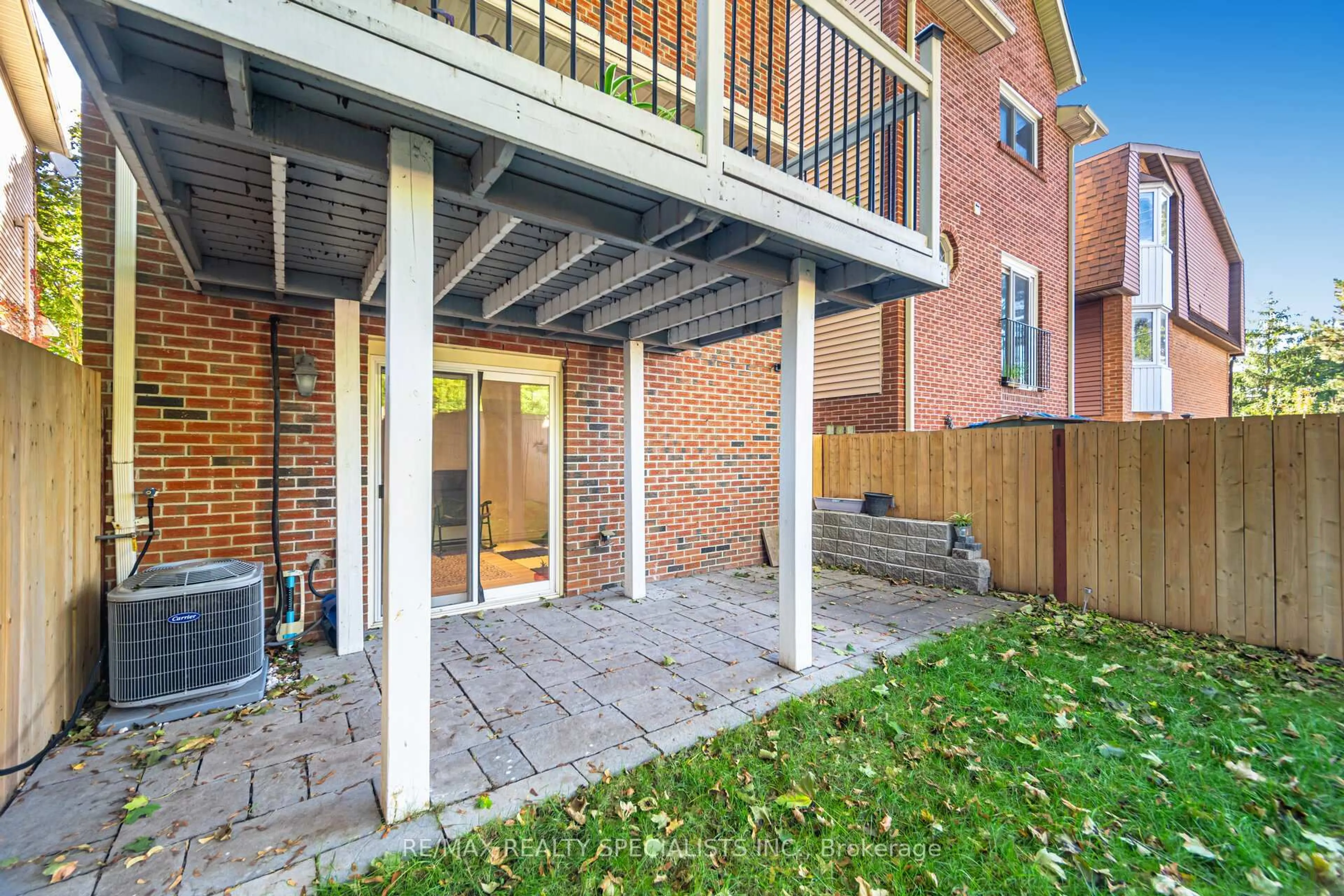 Patio, street for 1463 Credit Woodlands Crt, Mississauga Ontario L5C 3V7